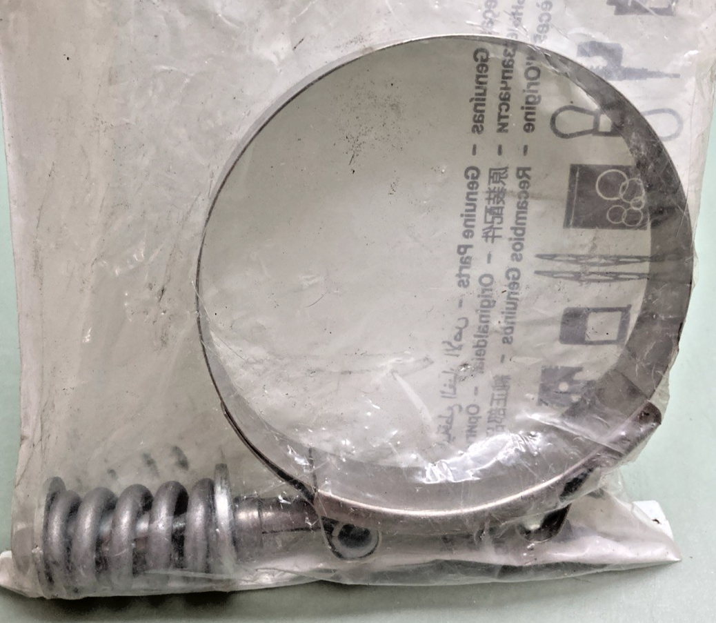 New Genuine Volvo 85137462 HOSE CLAMP .