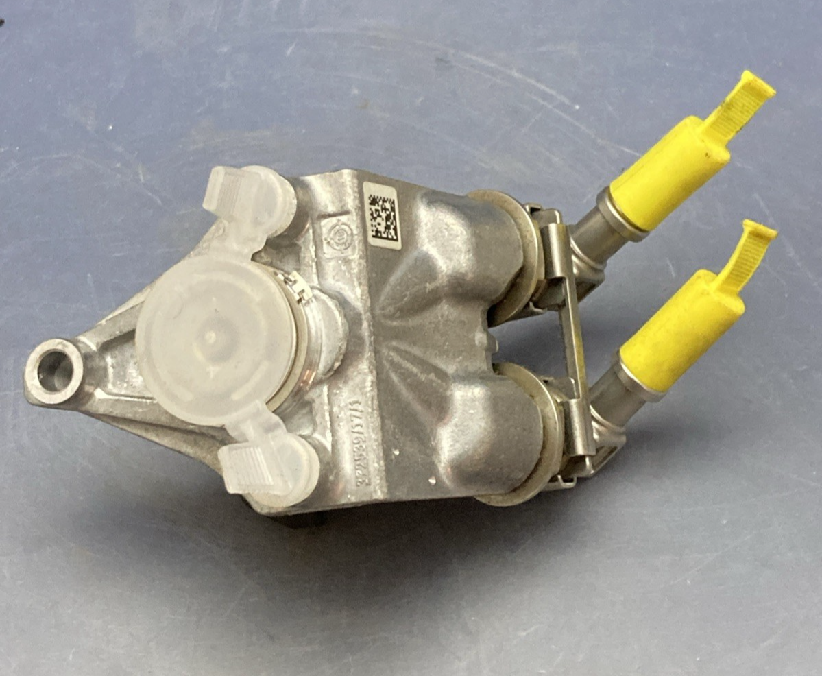 New Genuine Volvo 22744063 Auxiliary Heater Dosing Pump