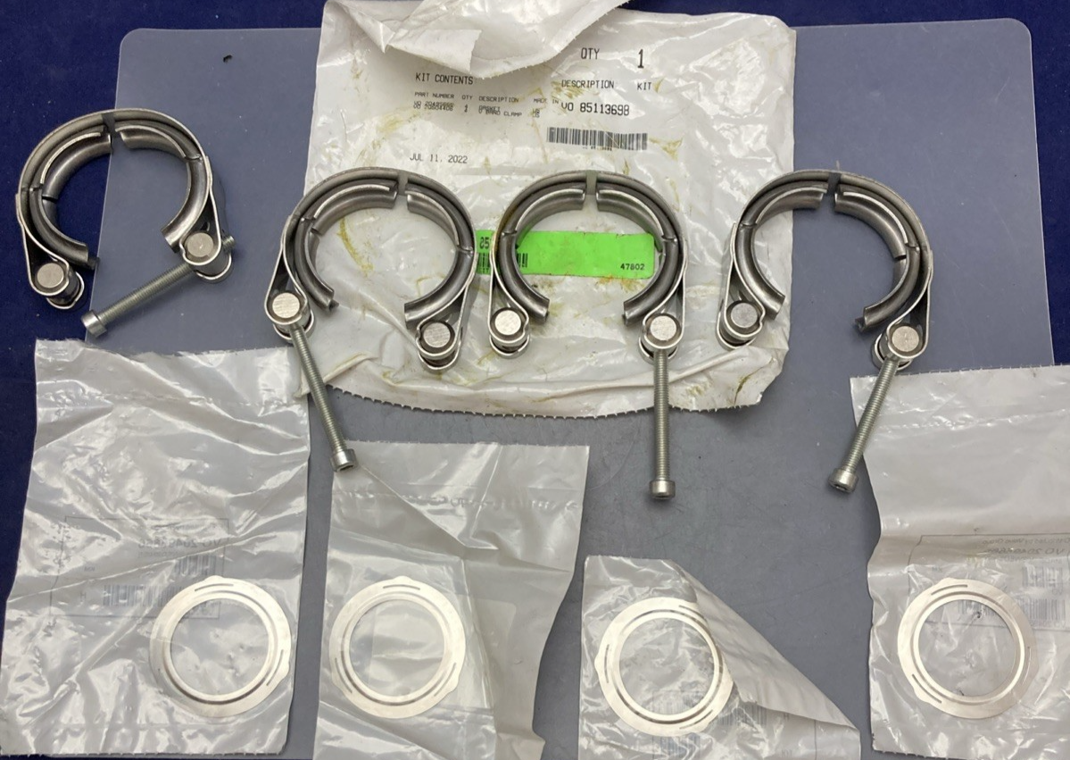 New Genuine Volvo 85113698 EGR Cooler Kit