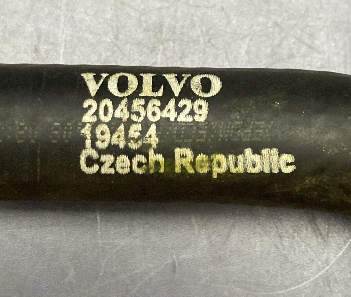 New Genuine Volvo 20456429 Hose