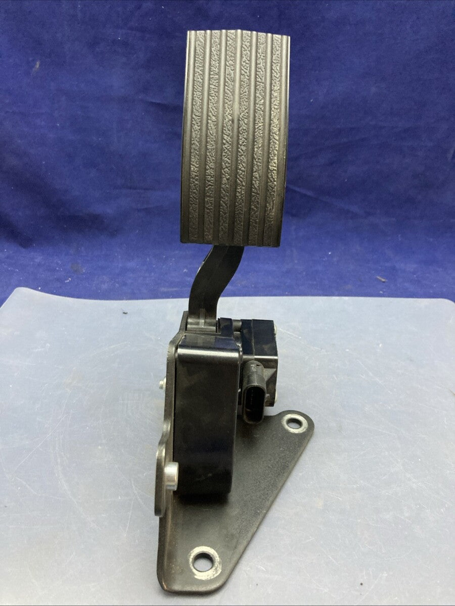 New Genuine Bendix K040870 Accelerator Pedal