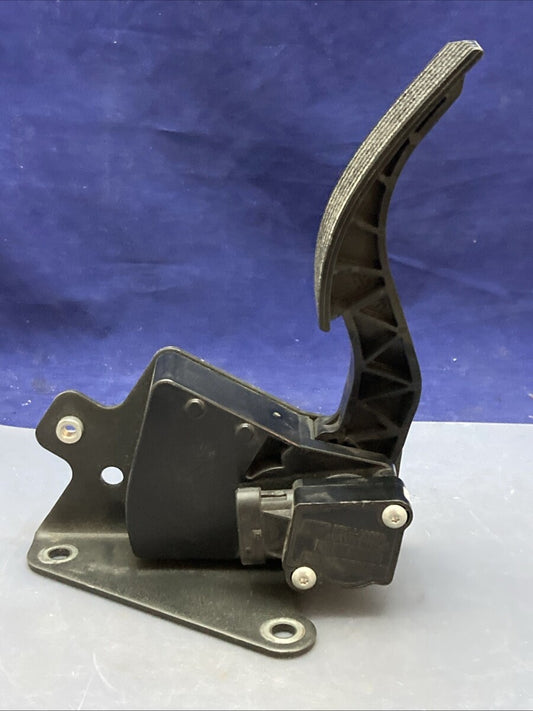 New Genuine Bendix K040870 Accelerator Pedal