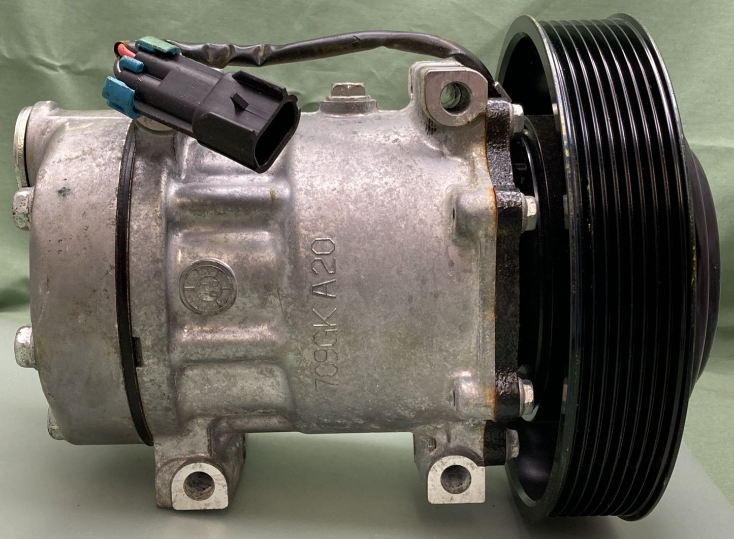 New Genuine Sanden U4326 AC Compressor