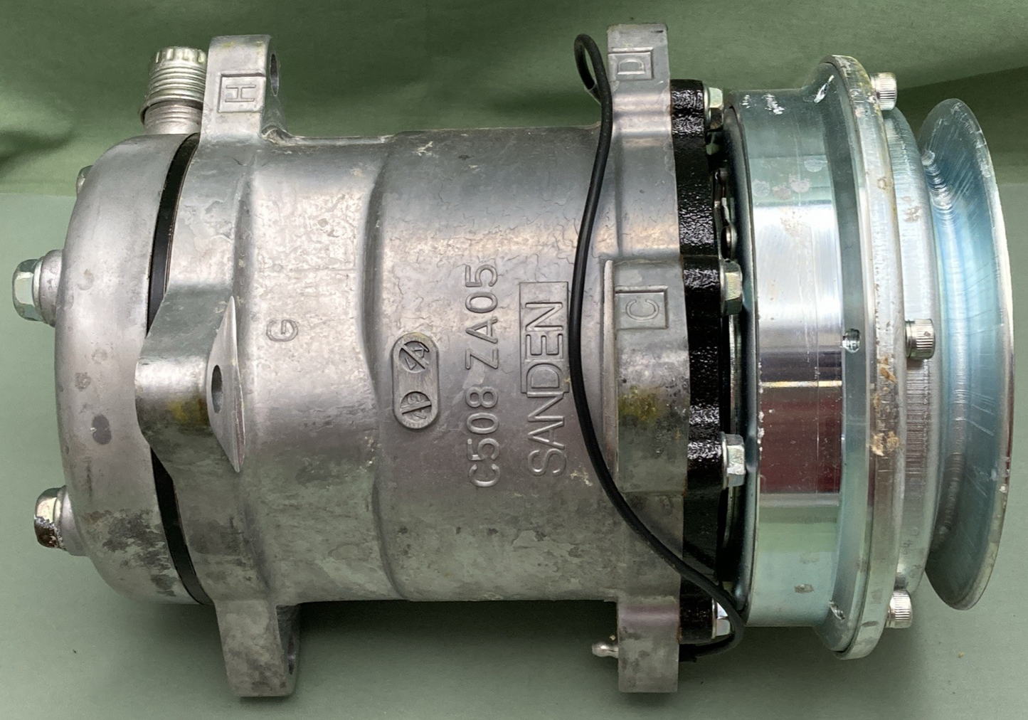 New Genuine Sanden SD5H14 AC Compressor w/ Clutch, S6674