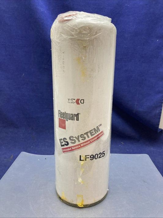 New Genuine Fleetguard LF9025 Engine Oil Filter