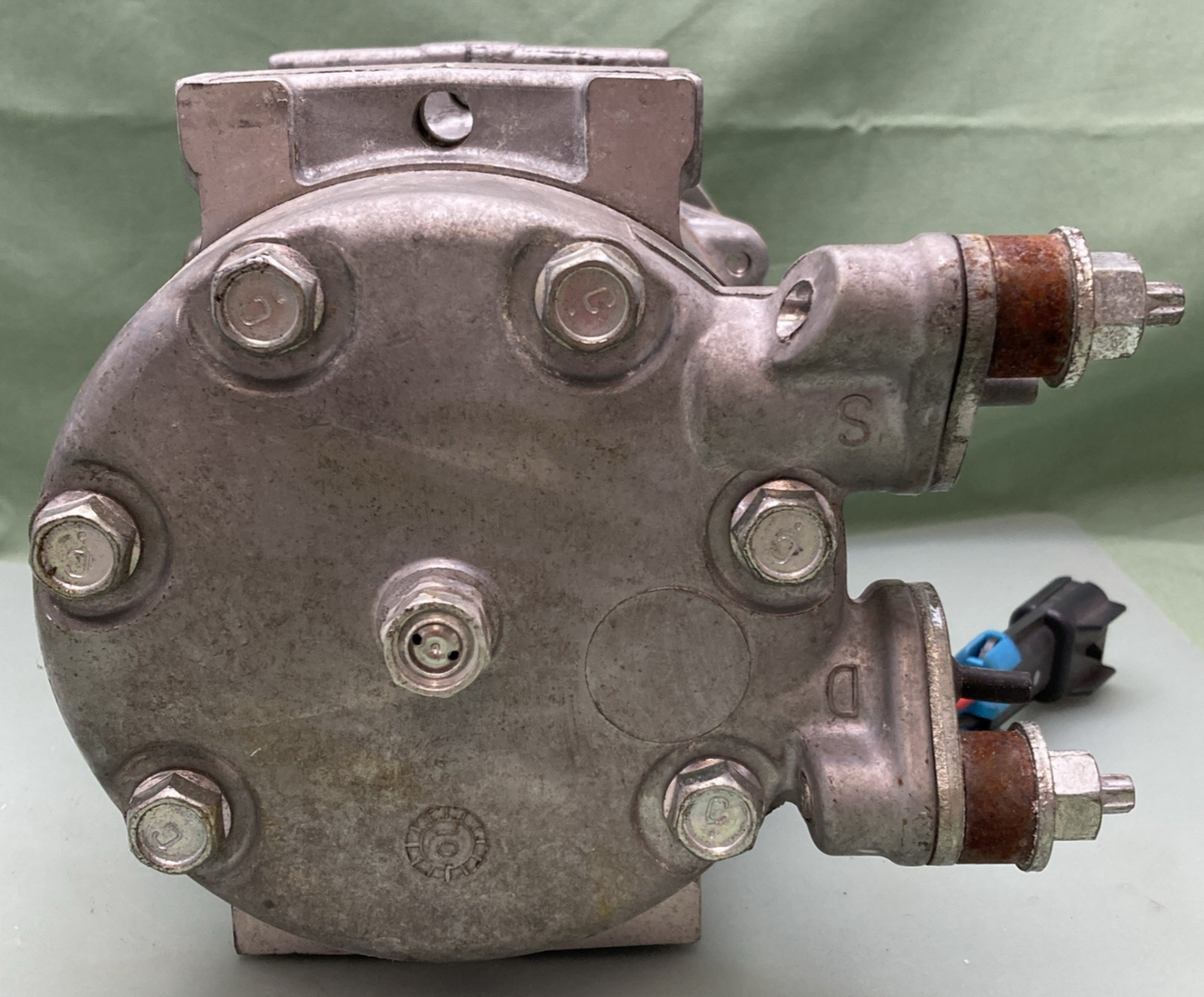New Genuine Sanden U4675 Compressor