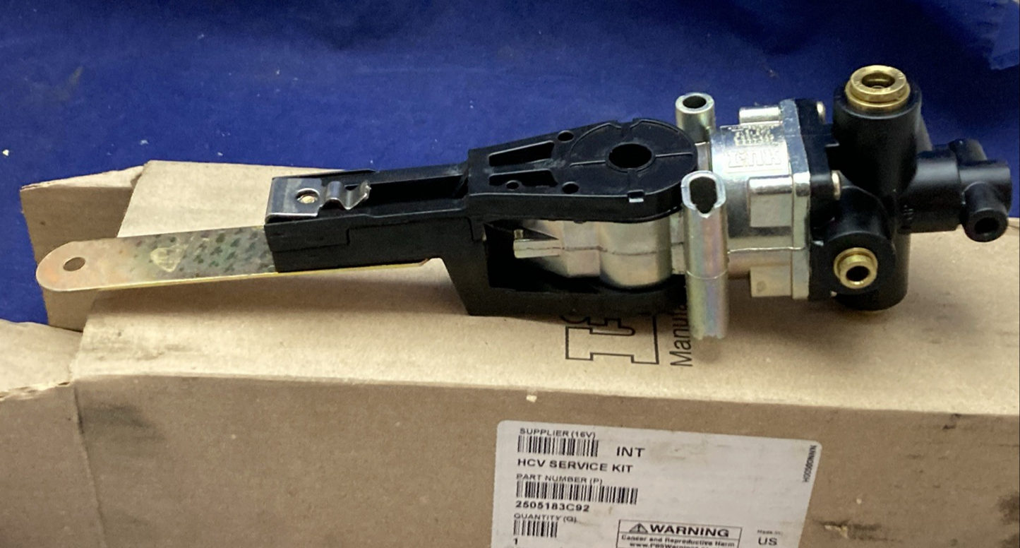 New Genuine Link 2505183C92 Valve, Air Susp Lvl L/Link Rod