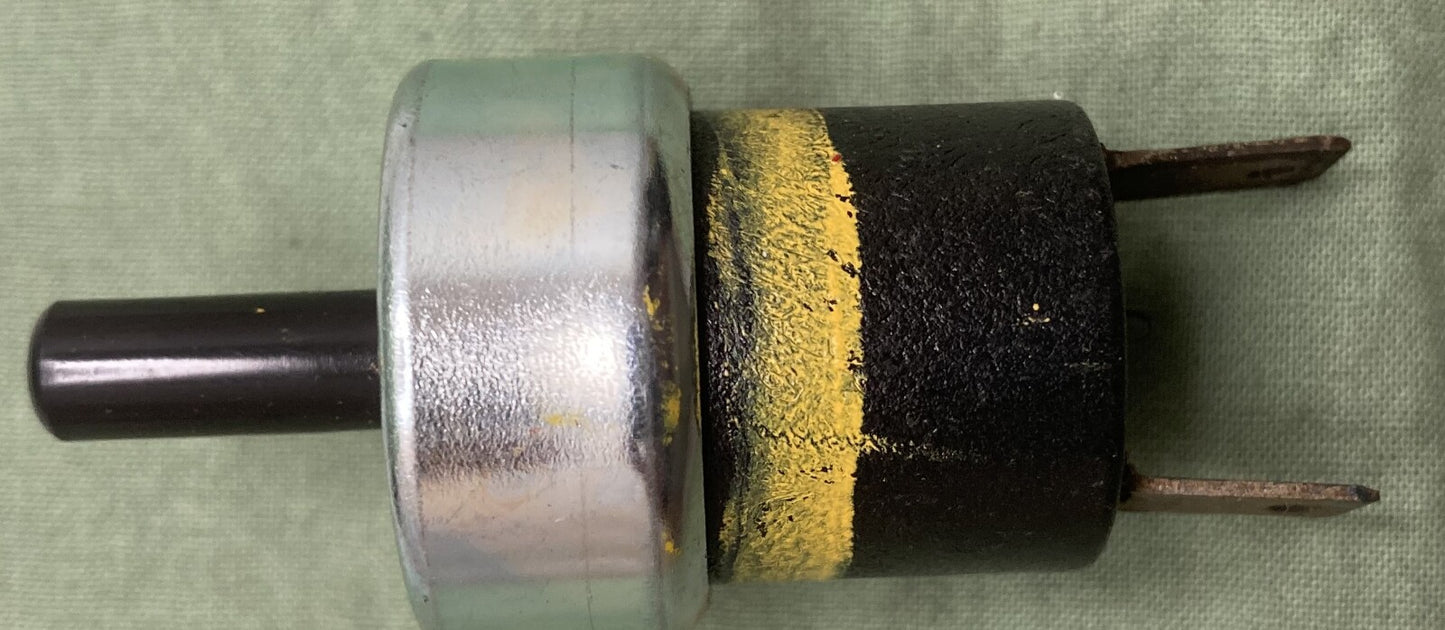 New Genuine International 2021374C1 Switch, Low Pressure