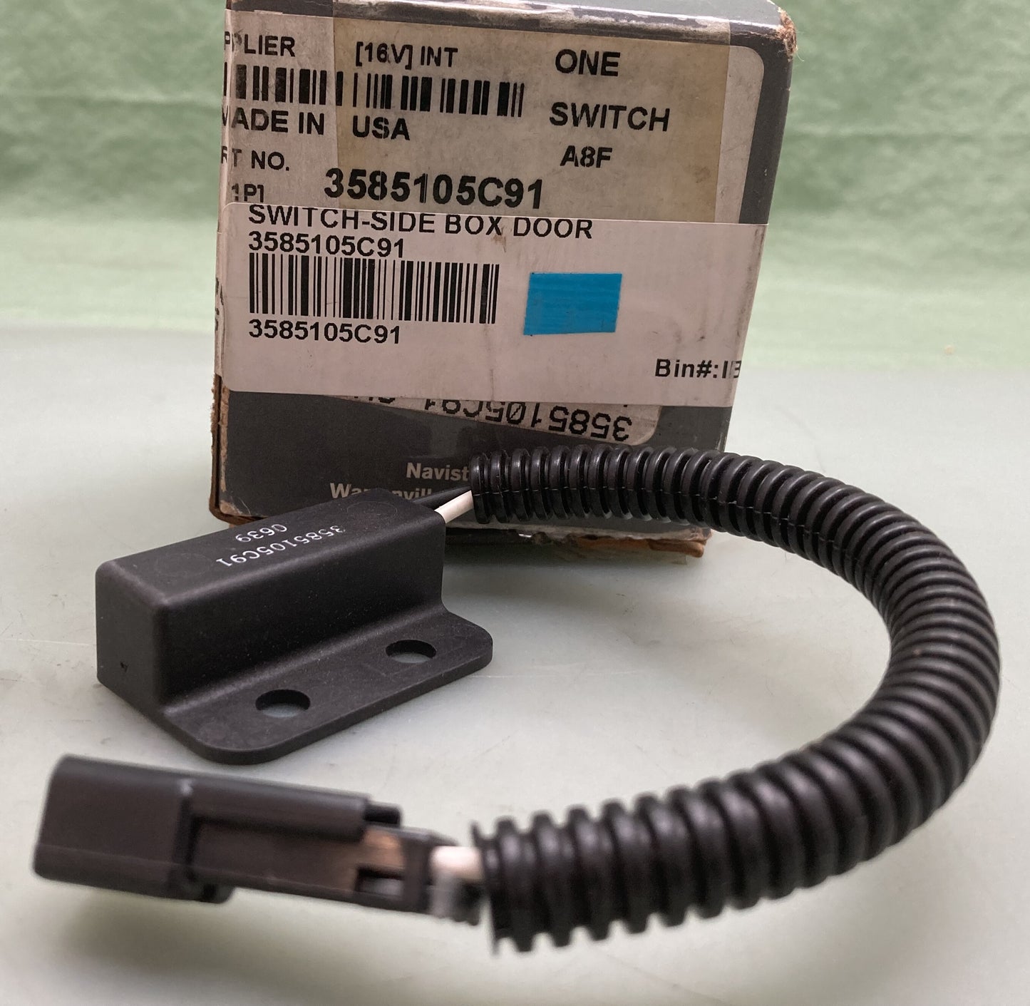 New Genuine International 3585105C91 Non-Mercury Tilt Light Switch
