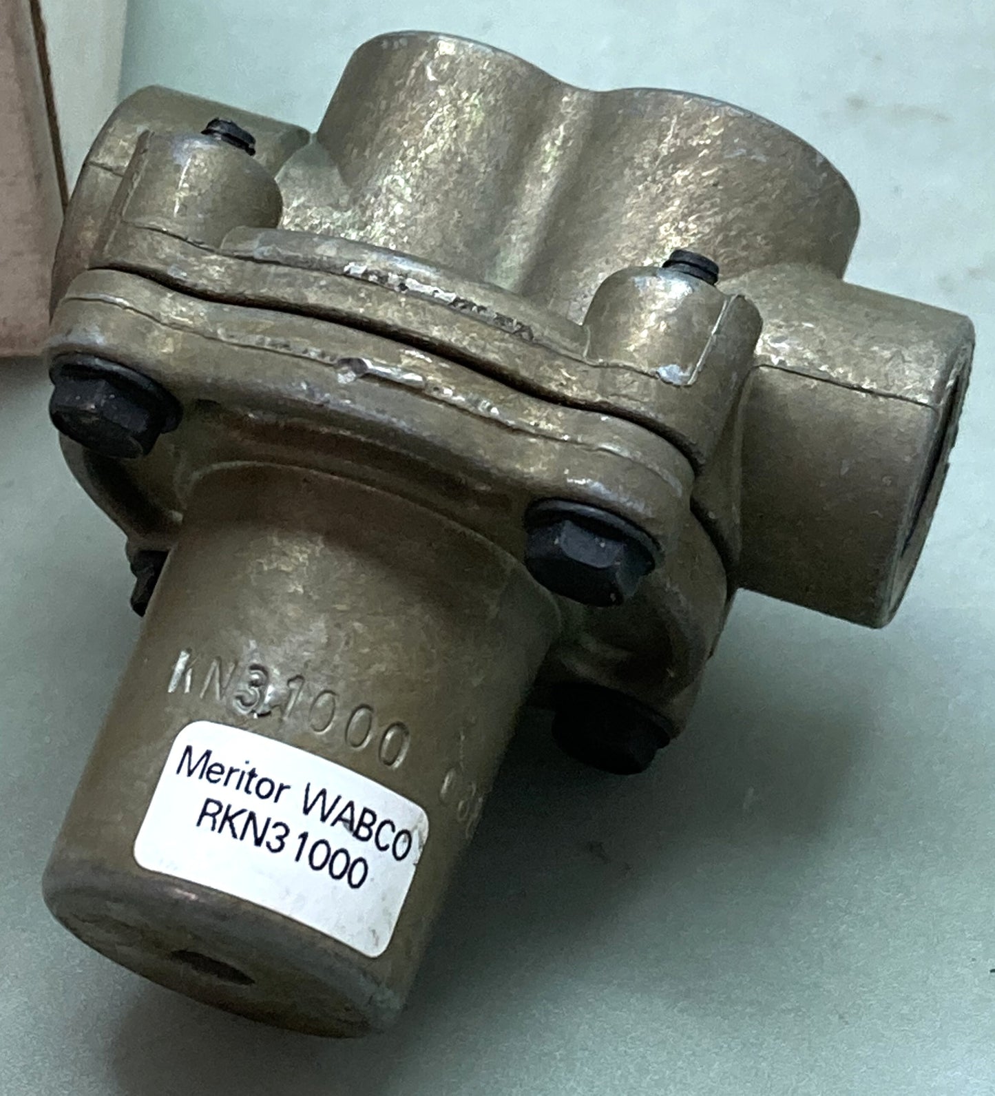 New Genuine Meritor RKN31000 Pressure Protection Valve