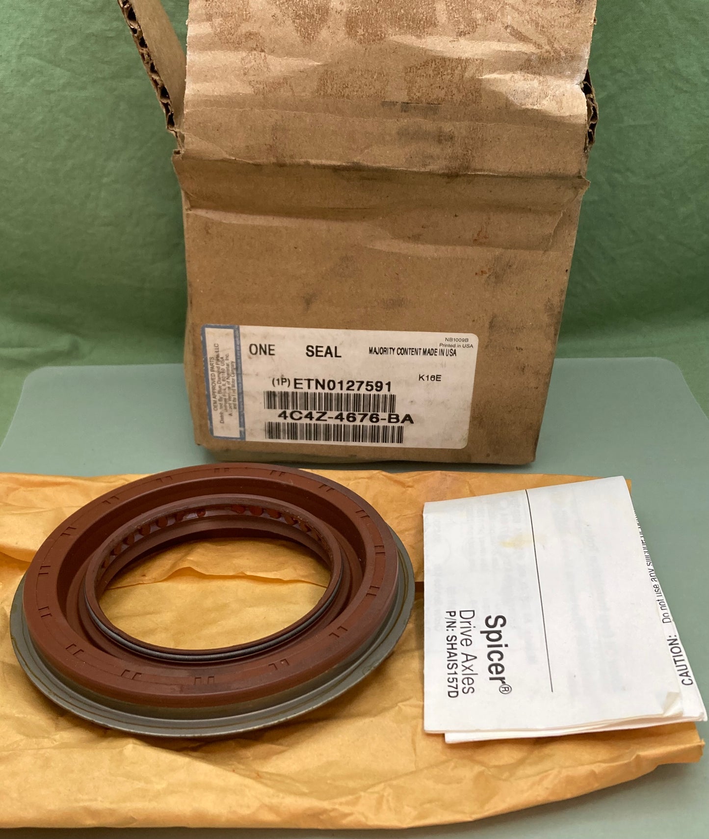 New Genuine Dana Spicer ETN0127591 Seal 4C4Z-4676-BA