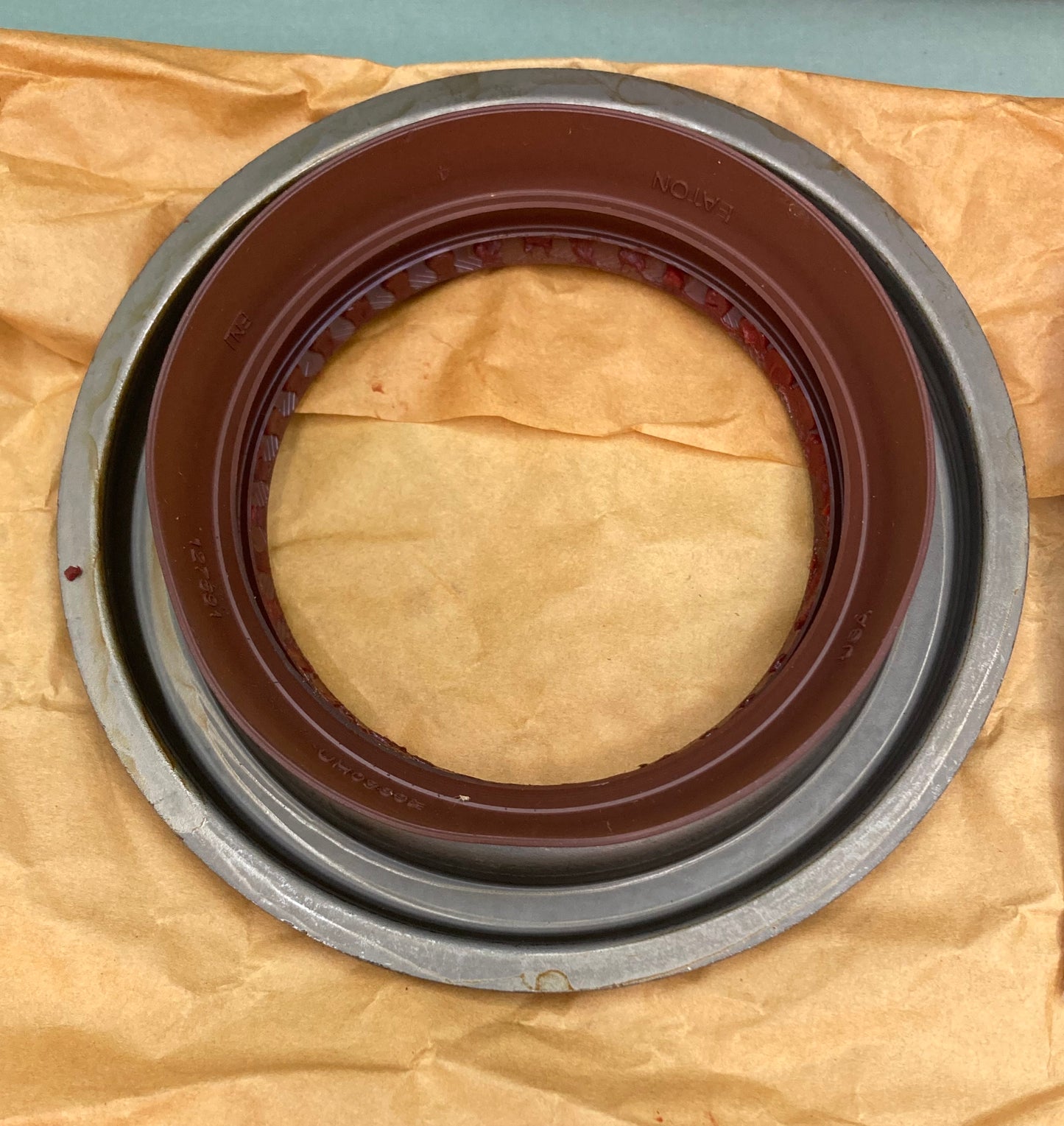New Genuine Dana Spicer ETN0127591 Seal 4C4Z-4676-BA