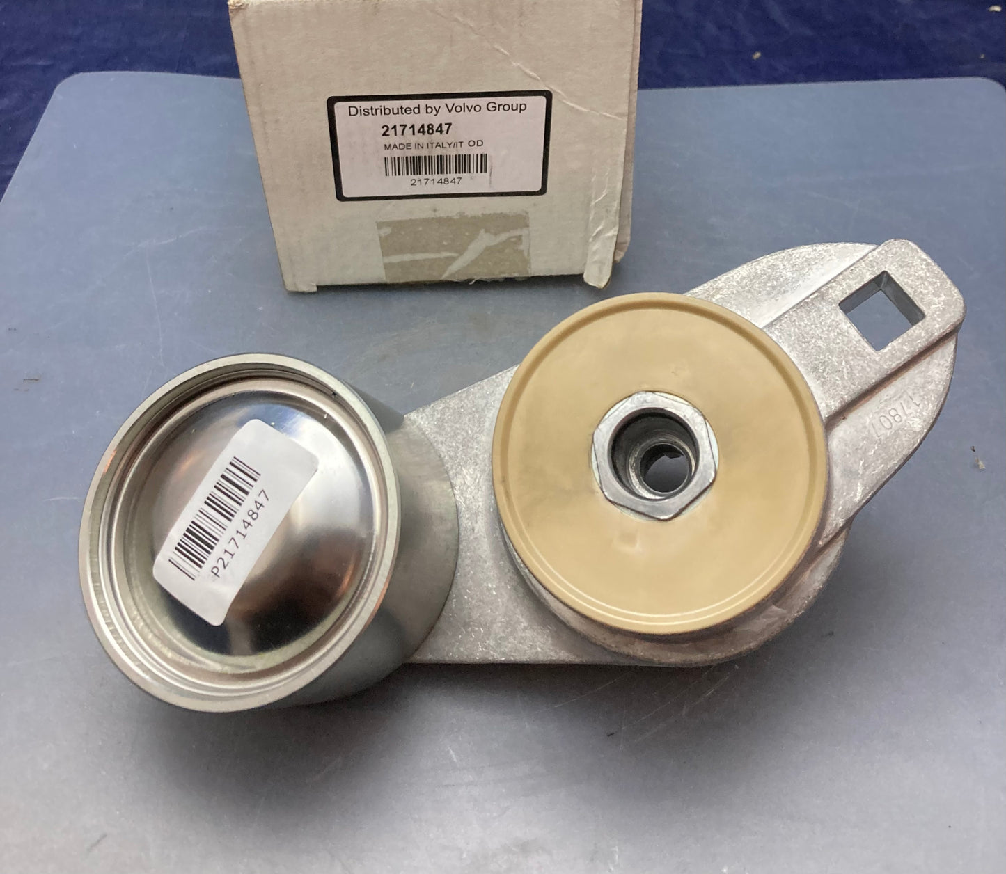 New Genuine Volvo 21714847 Belt Tensioner