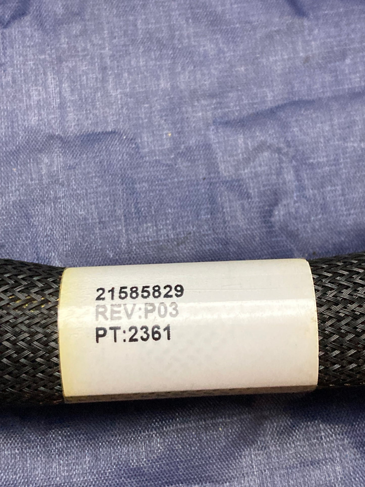 New Genuine Volvo 21585829 Pipe