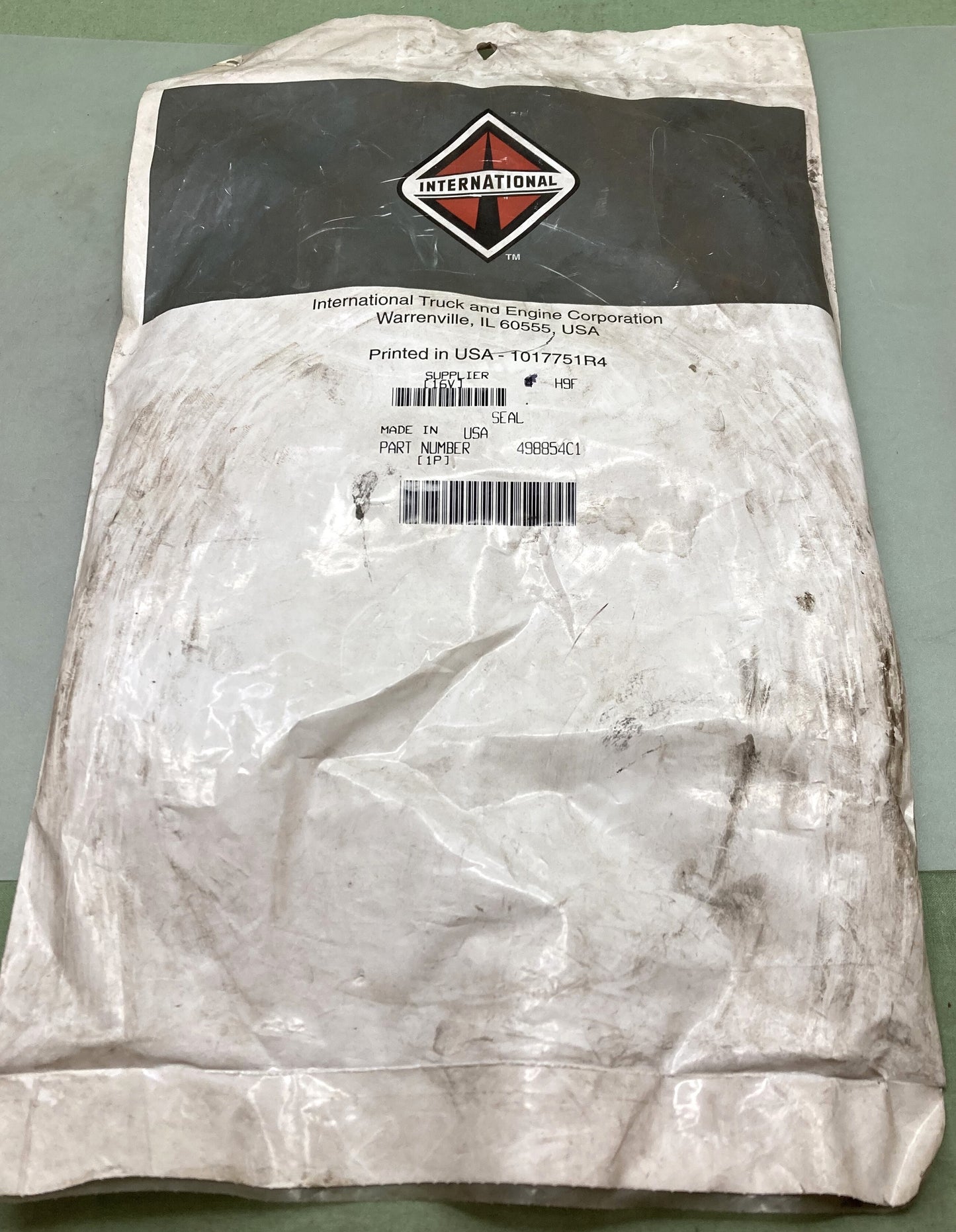New Genuine International 498854C1 Seal