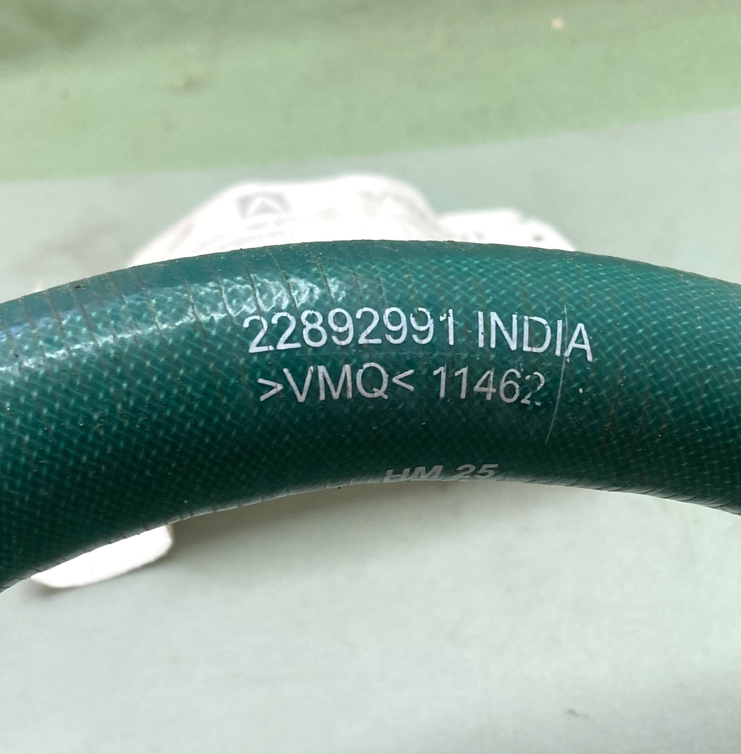 New Genuine Volvo 22892991 Hose