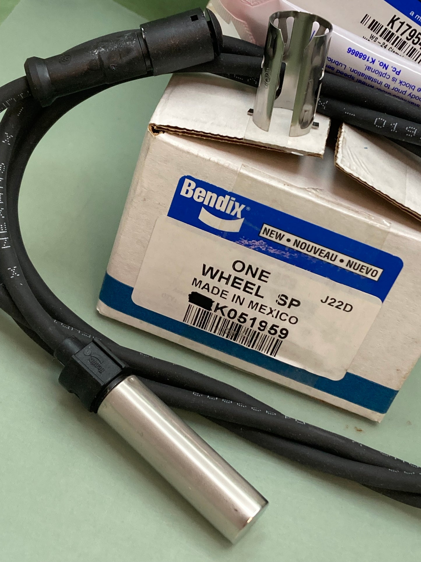 New Genuine Bendix K051959 Wheel Speed Sensor BXK051959