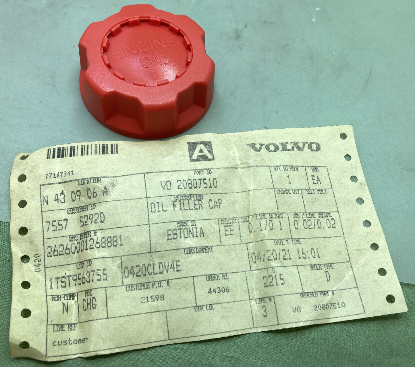 New Genuine Volvo 20807510 Oil Filter Cap