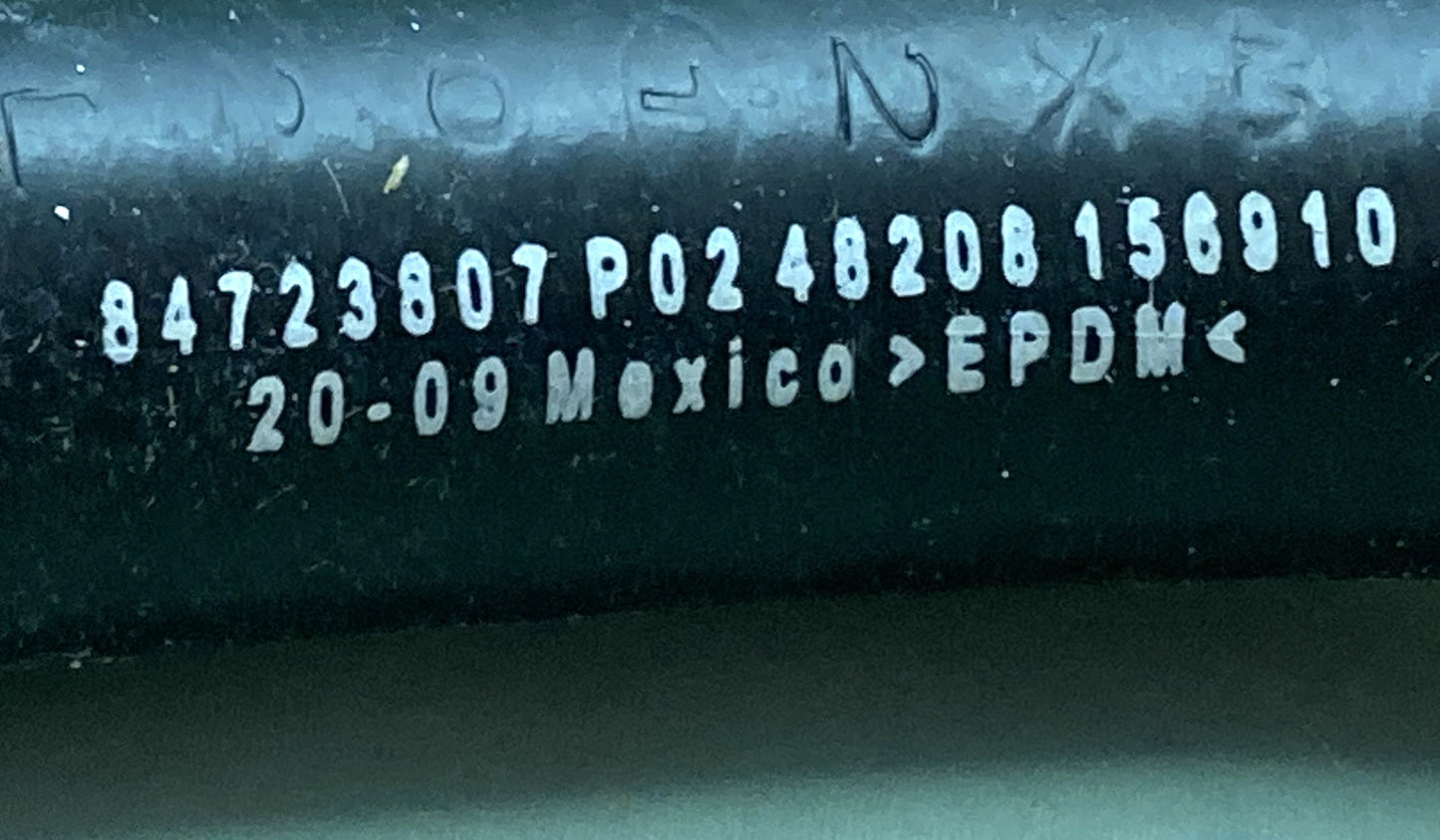 New Replaces Volvo 84723807 Transmission Vent Hose