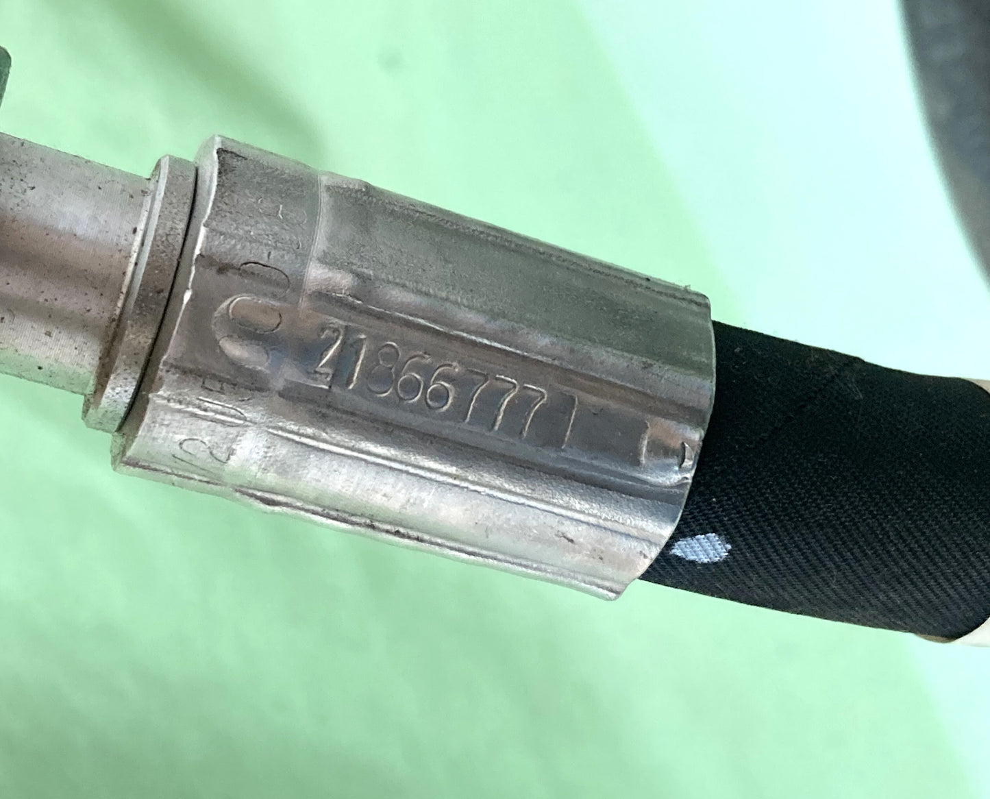 New Genuine Volvo 21866777 Hose Assembly