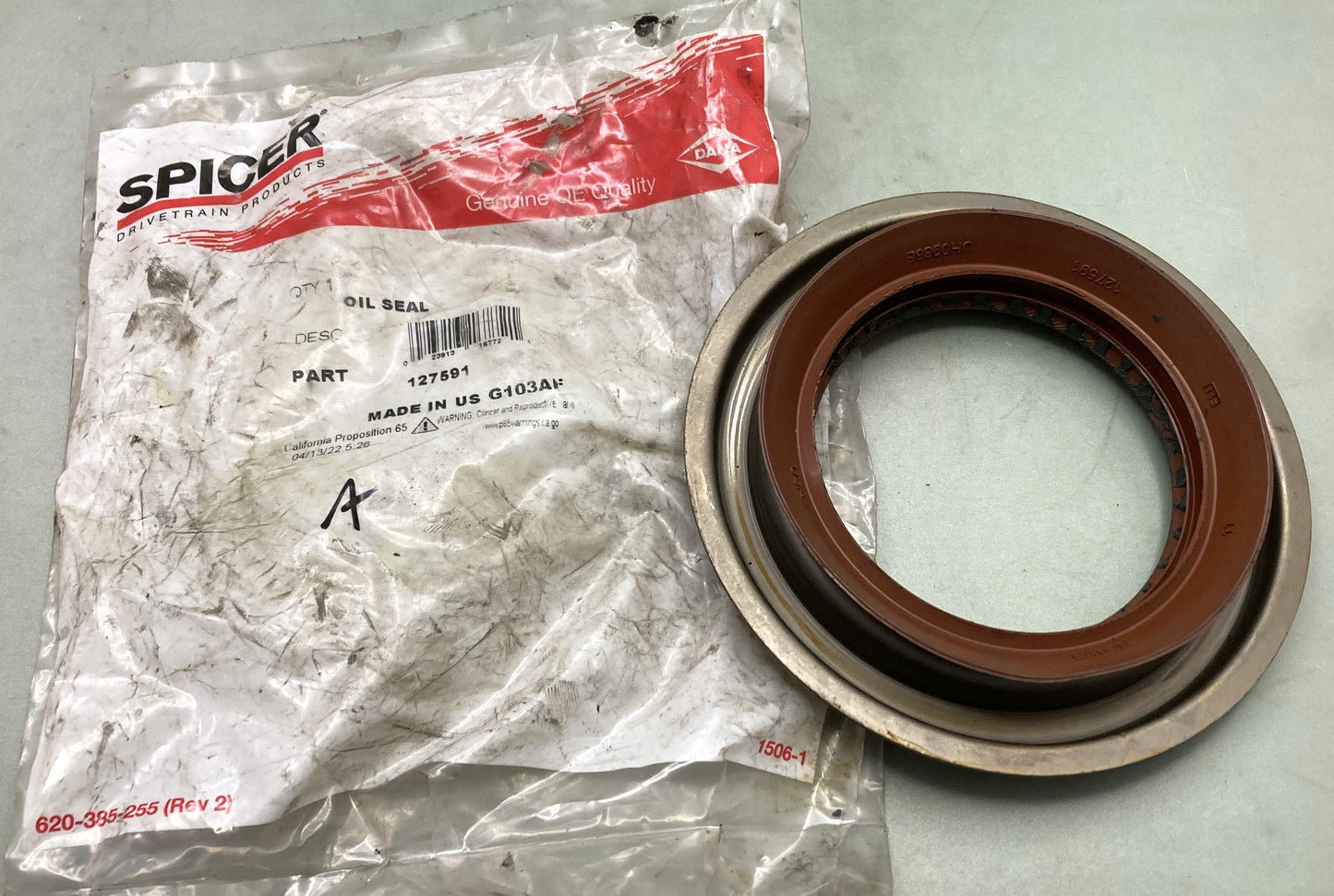New Genuine Spicer 127591 Oil Seal
