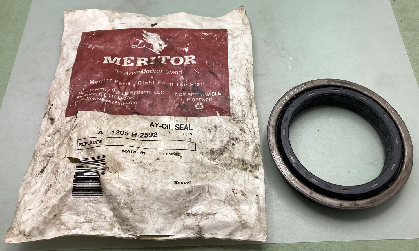 New Genuine Meritor A1205R2592 Oil Seal