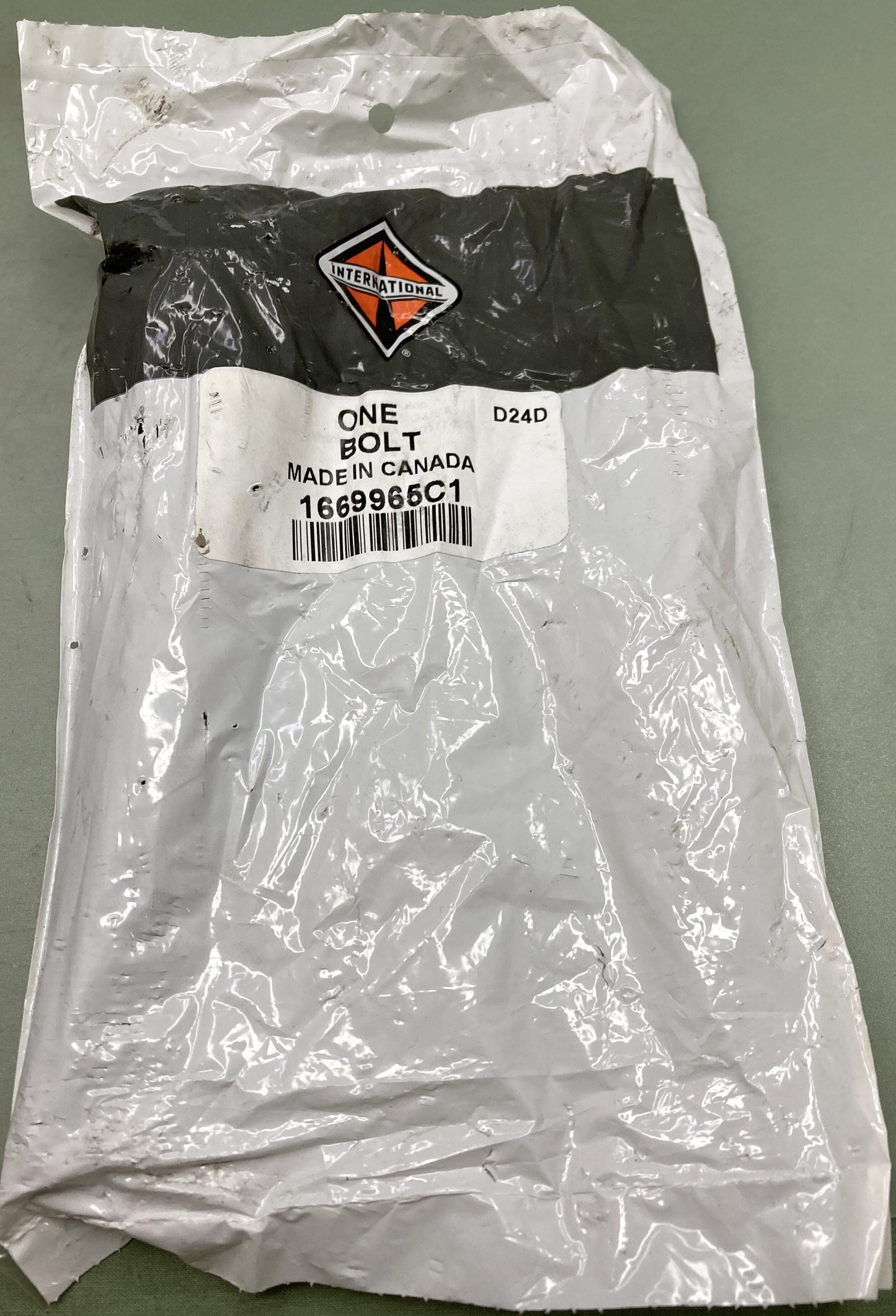 New Genuine International 1669965C1 Bolt