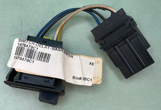 International 1676479C1 SWITCH, W/W/ DELAY