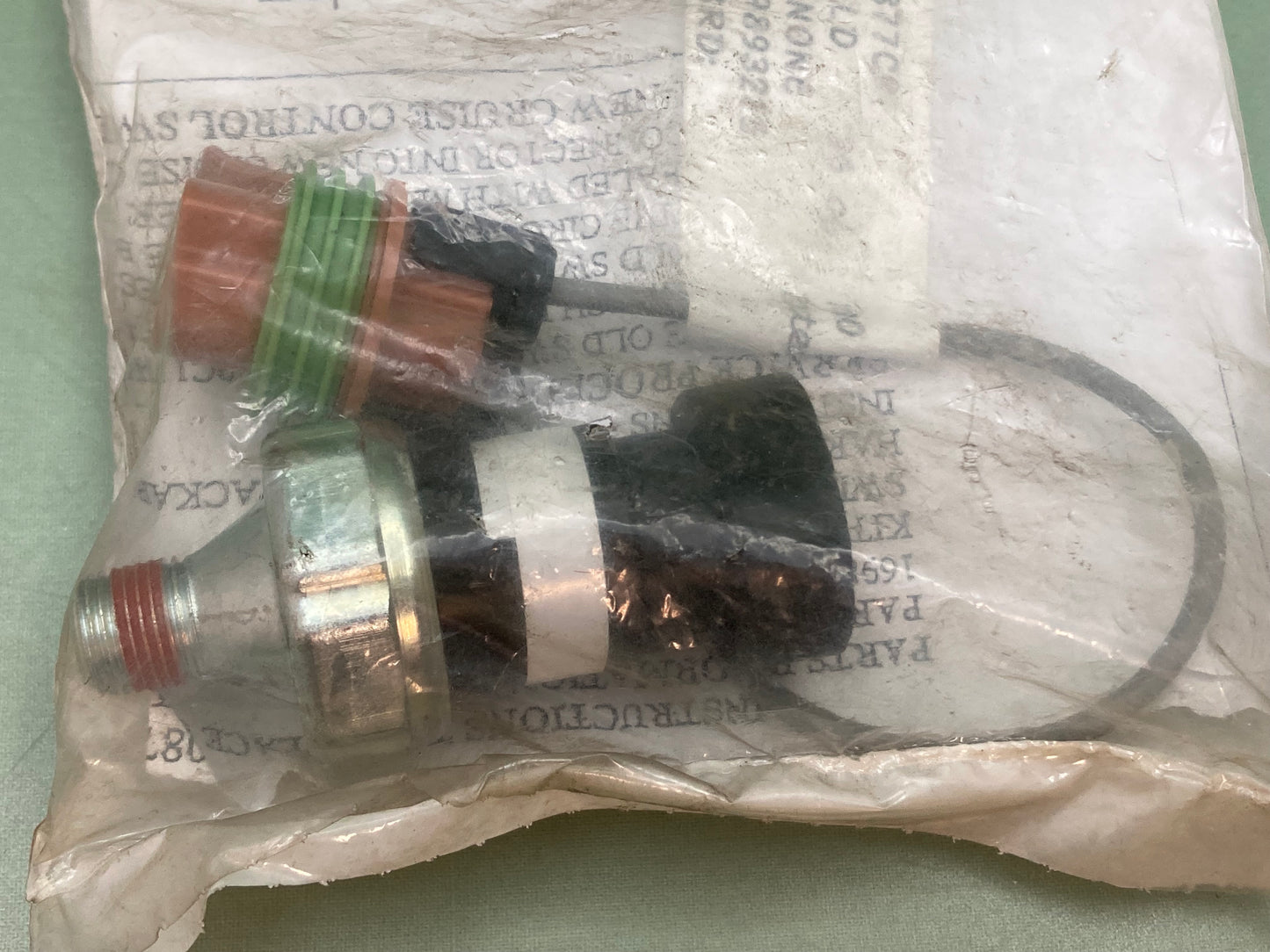 New Genuine International 1698876C91 Cruise Cont. Pressure Switch Kit