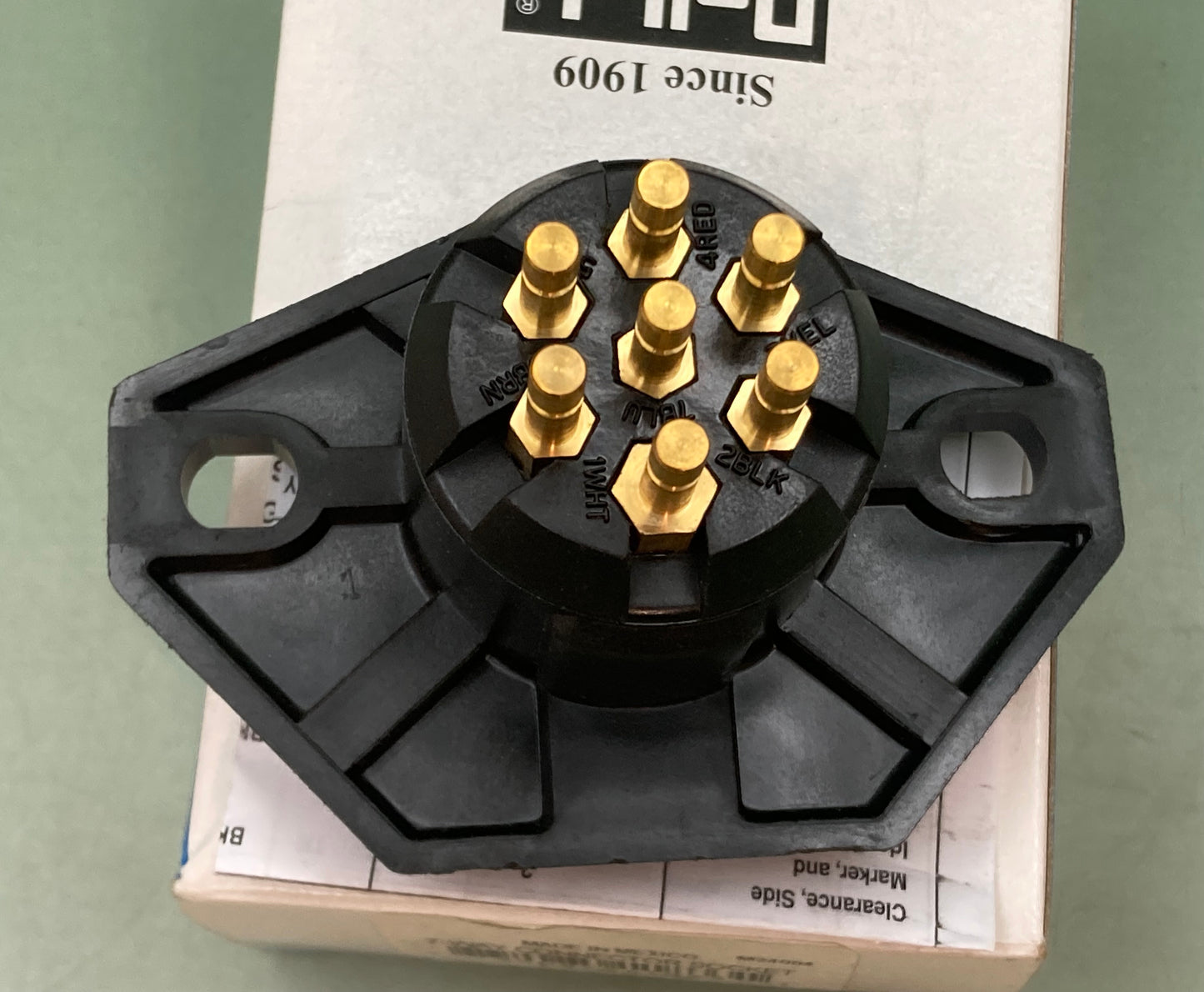New Genuine Pollak 11-833P 7-Way Connector Socket