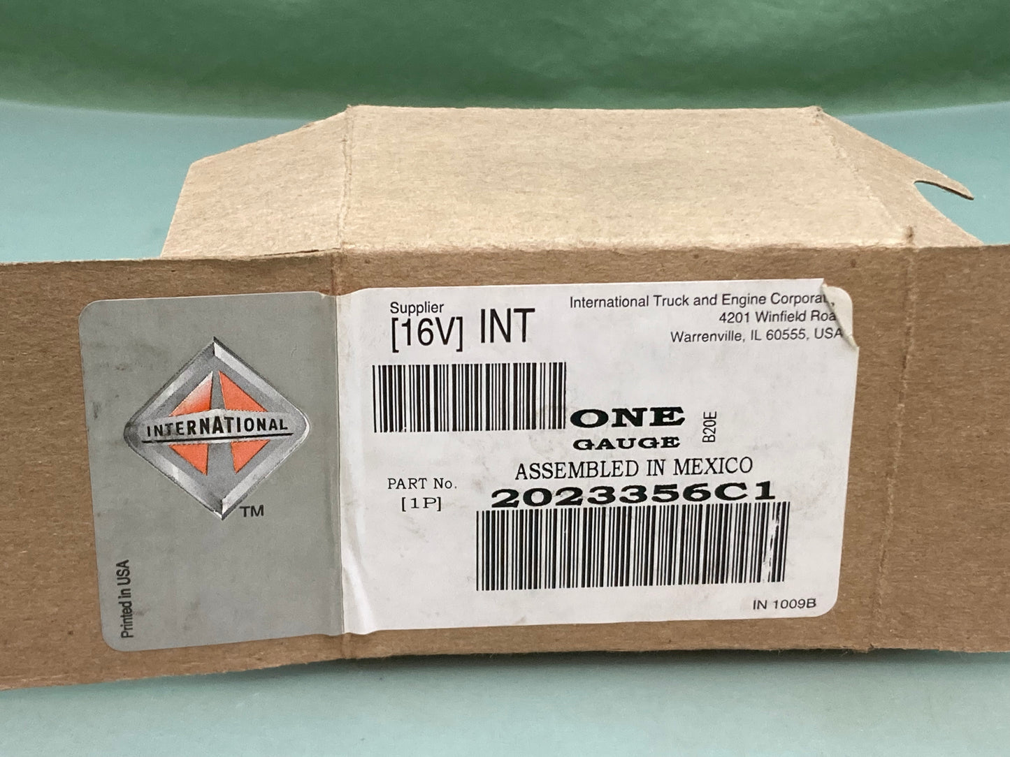 New Genuine International 2023356C1 GAUGE OIL PRESS RECVR. ENG-BLK