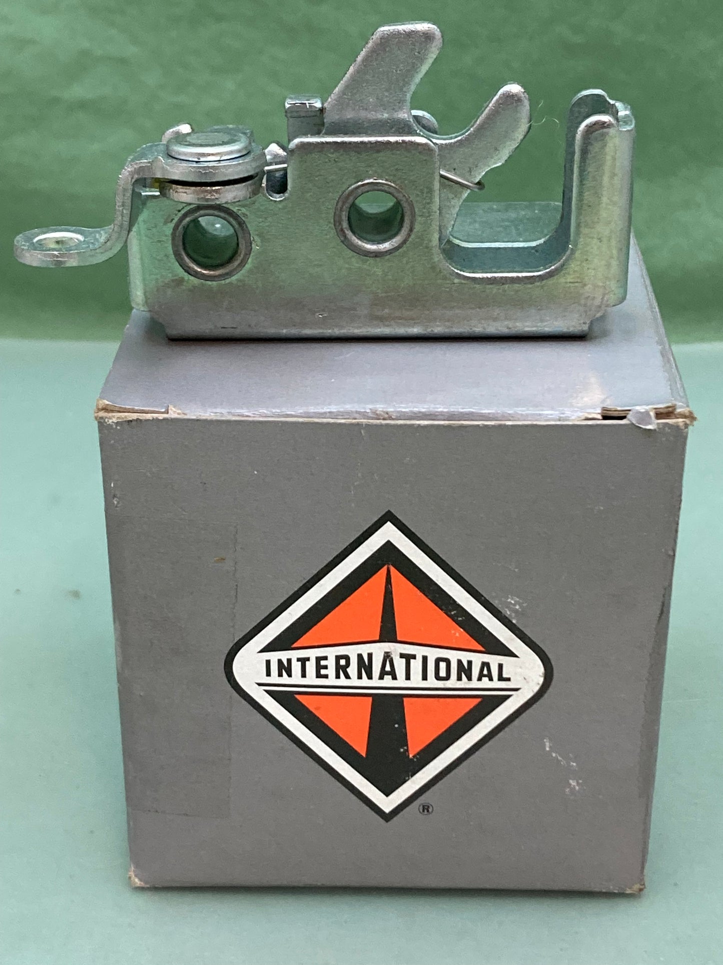 New Genuine International 3598384C4 Accessory Compartment Door Latch
