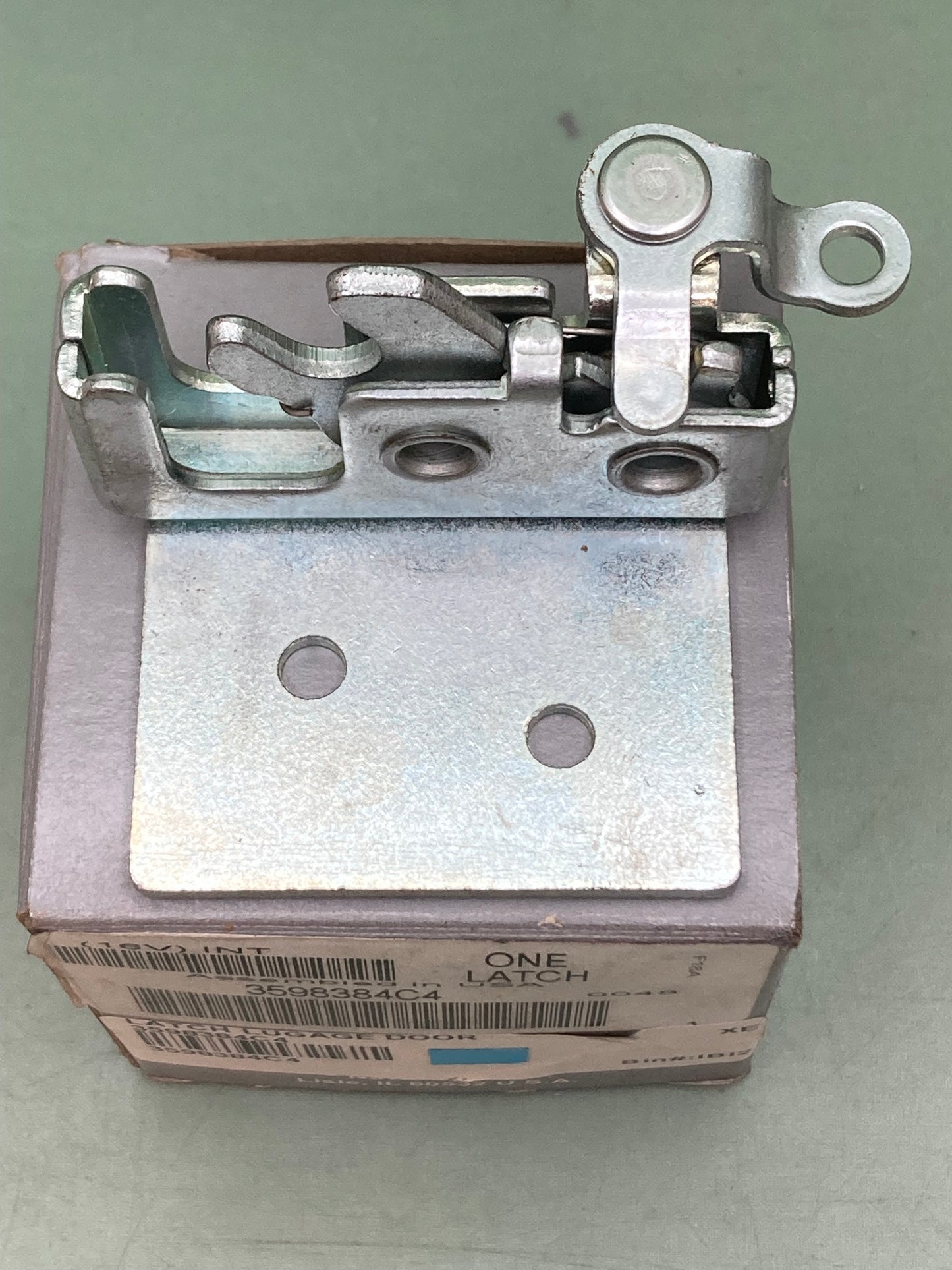 New Genuine International 3598384C4 Accessory Compartment Door Latch