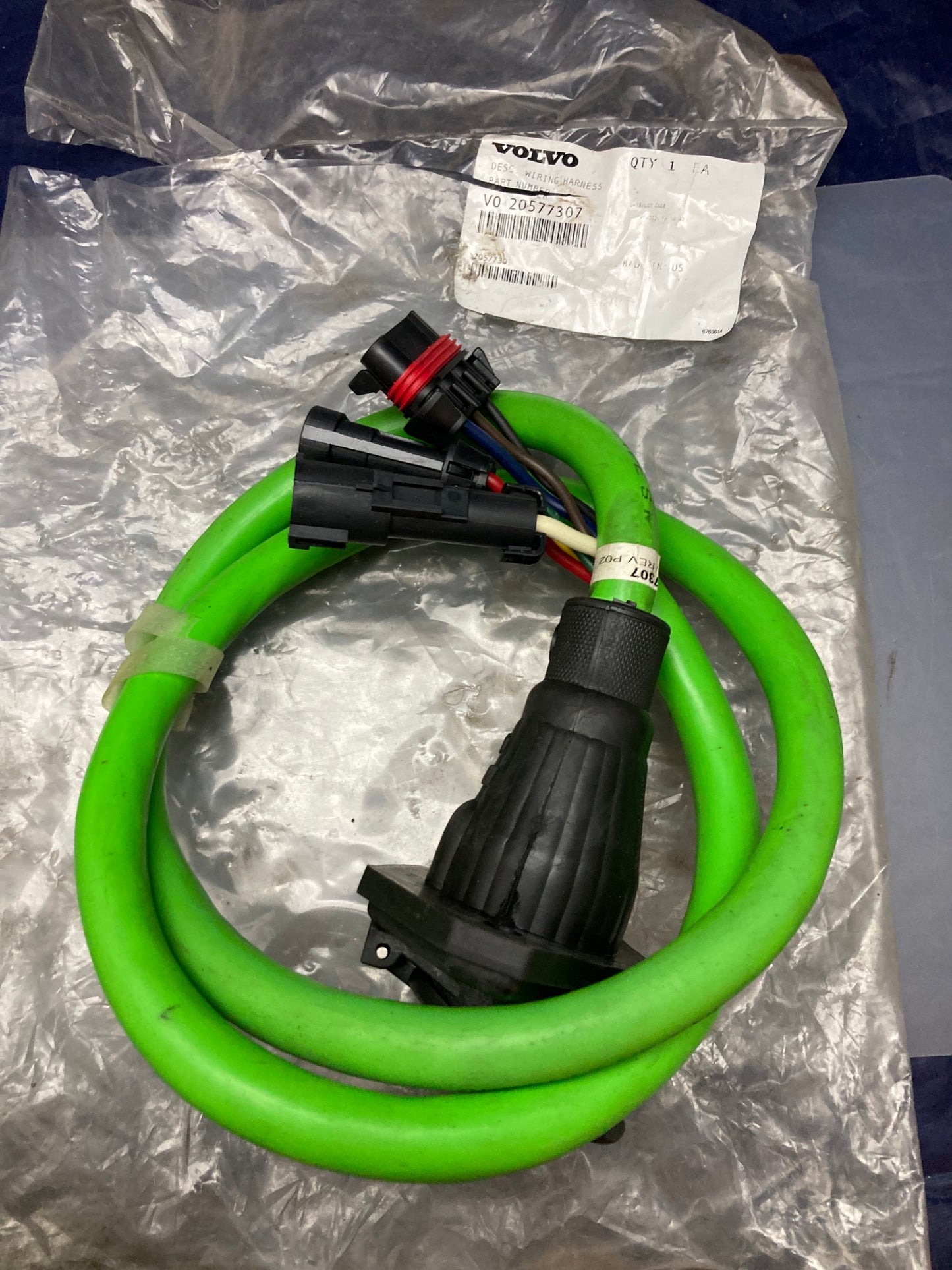 New Genuine Volvo 20577307 Wiring Harness