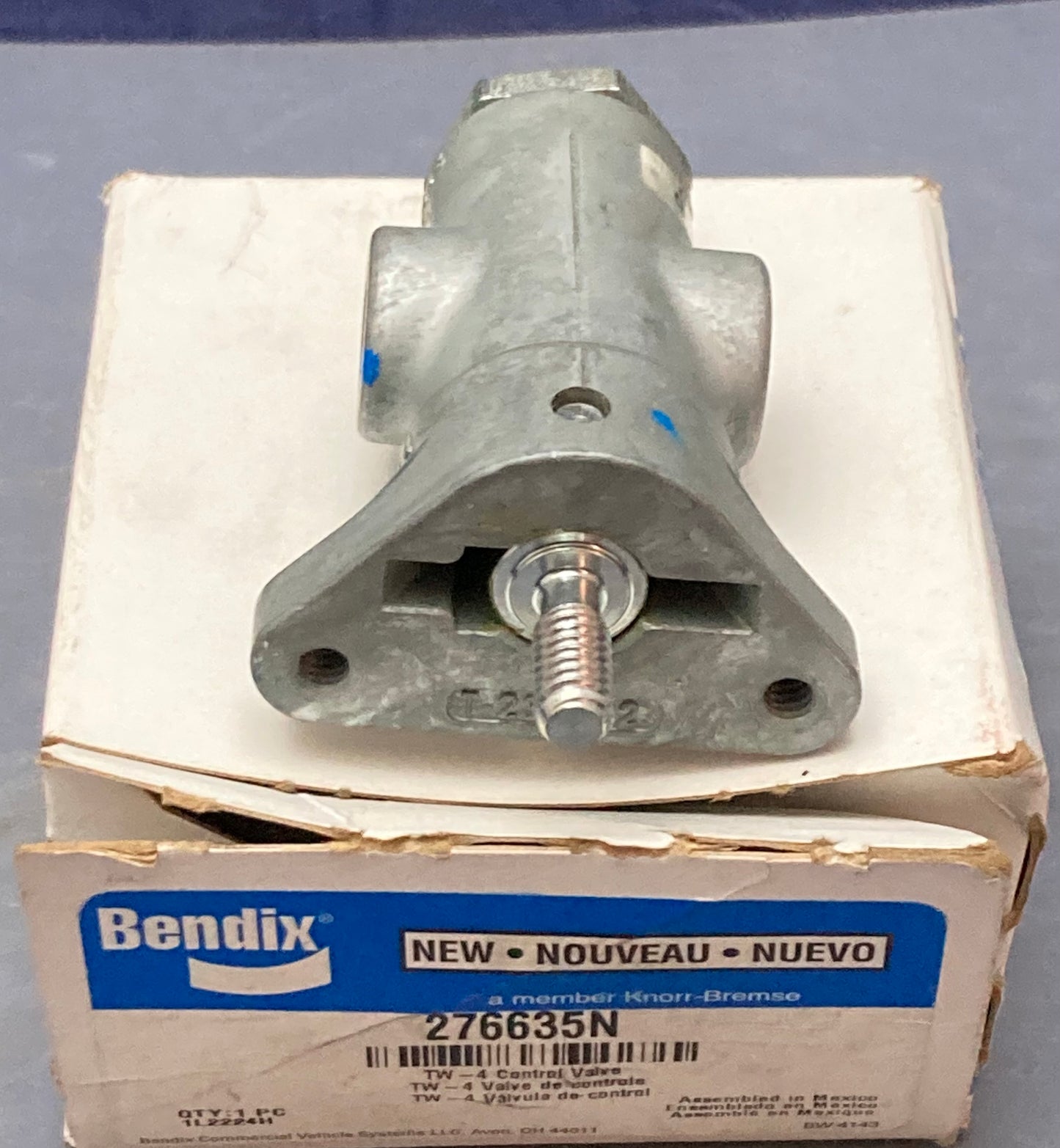 New Genuine Bendix 276635N TW-4™ Air Brake Control Valve