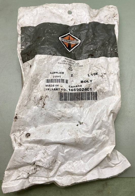 New Genuine International 1669024C1 Bolt