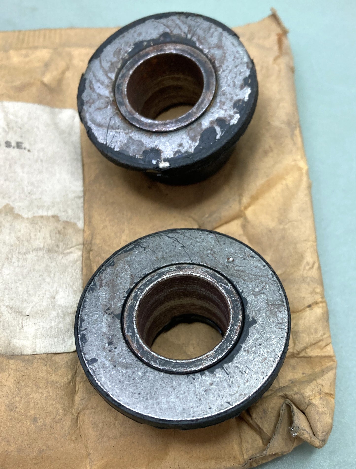 New Genuine Hendrickson S-14129 Shock Bushing Kit