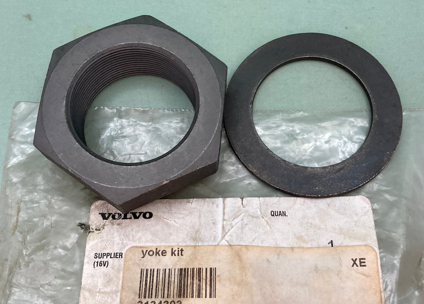 New Genuine Volvo 3134393 Yoke Kit