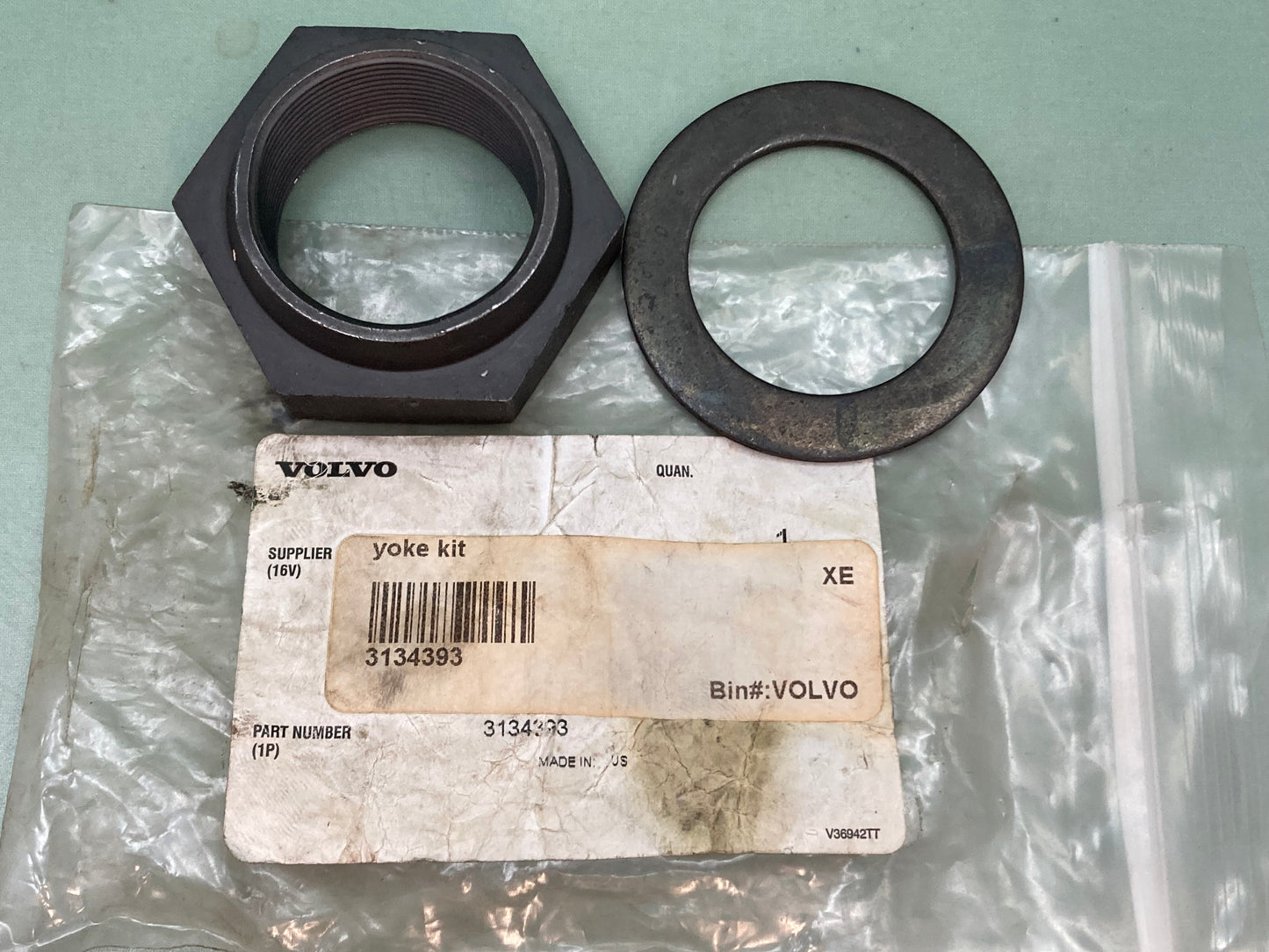 New Genuine Volvo 3134393 Yoke Kit