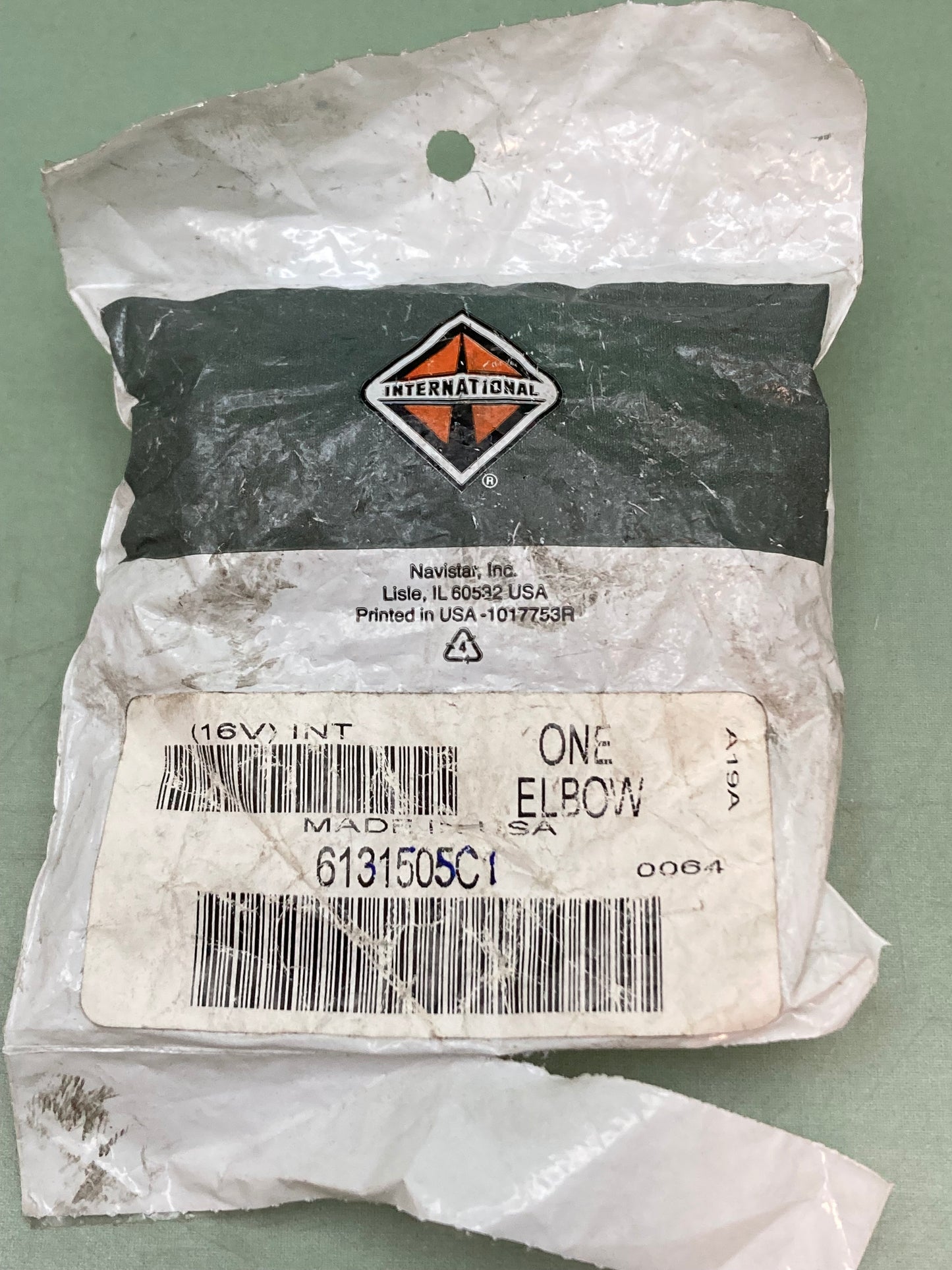 New Genuine International 6131505C1 Elbow 90 Degree M22 X 1/2 Inch Ptc