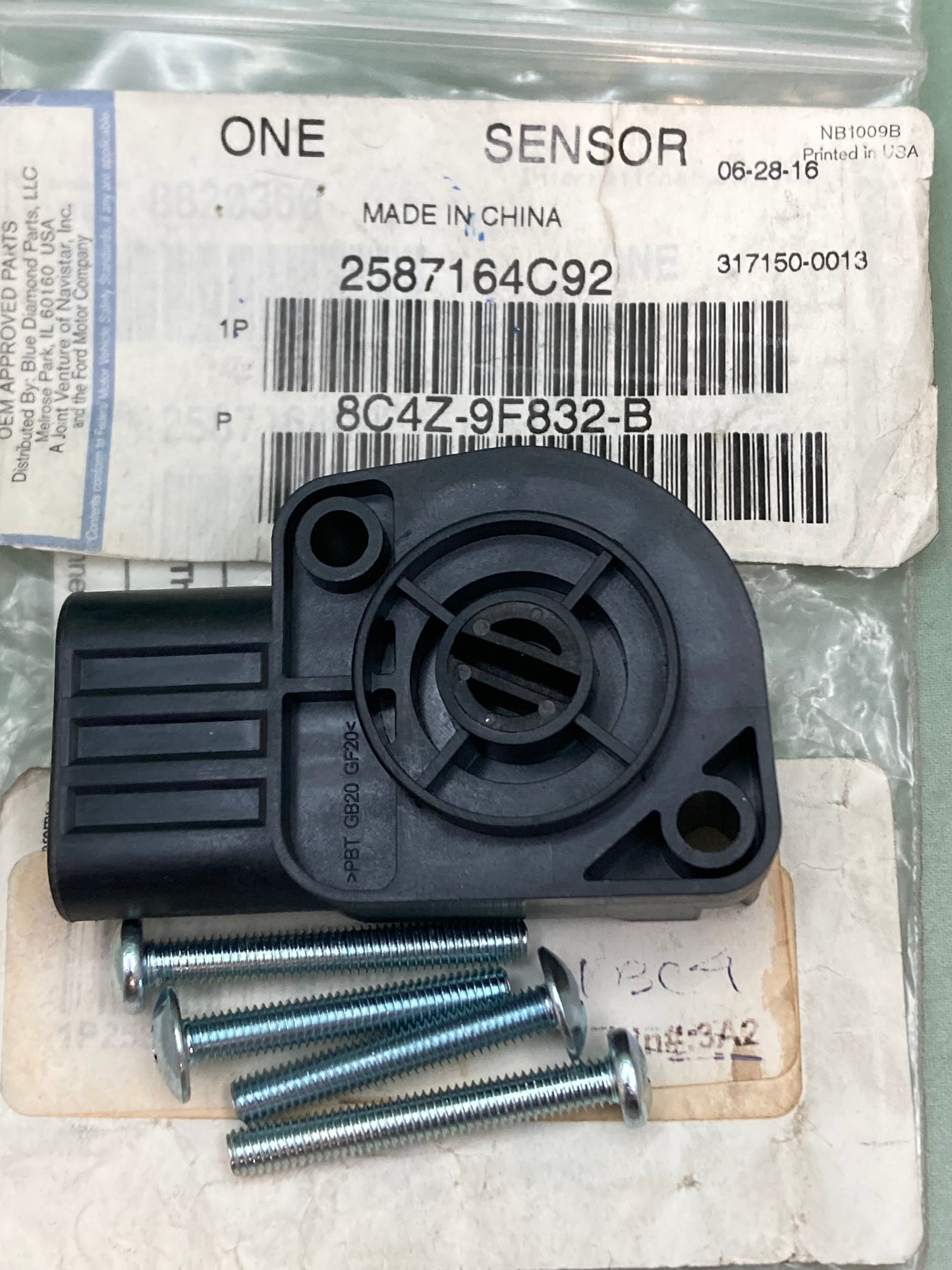 New Genuine International 2587164C92 Accelerator Pedal Sensor