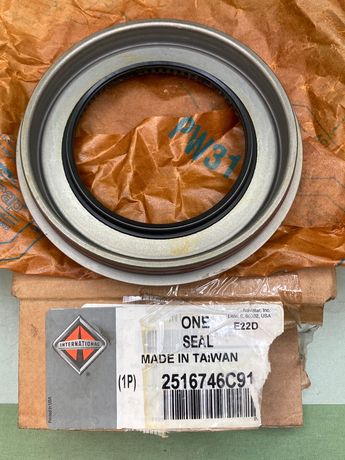 New Genuine International 2516746C91 Multi-Purpose Seal