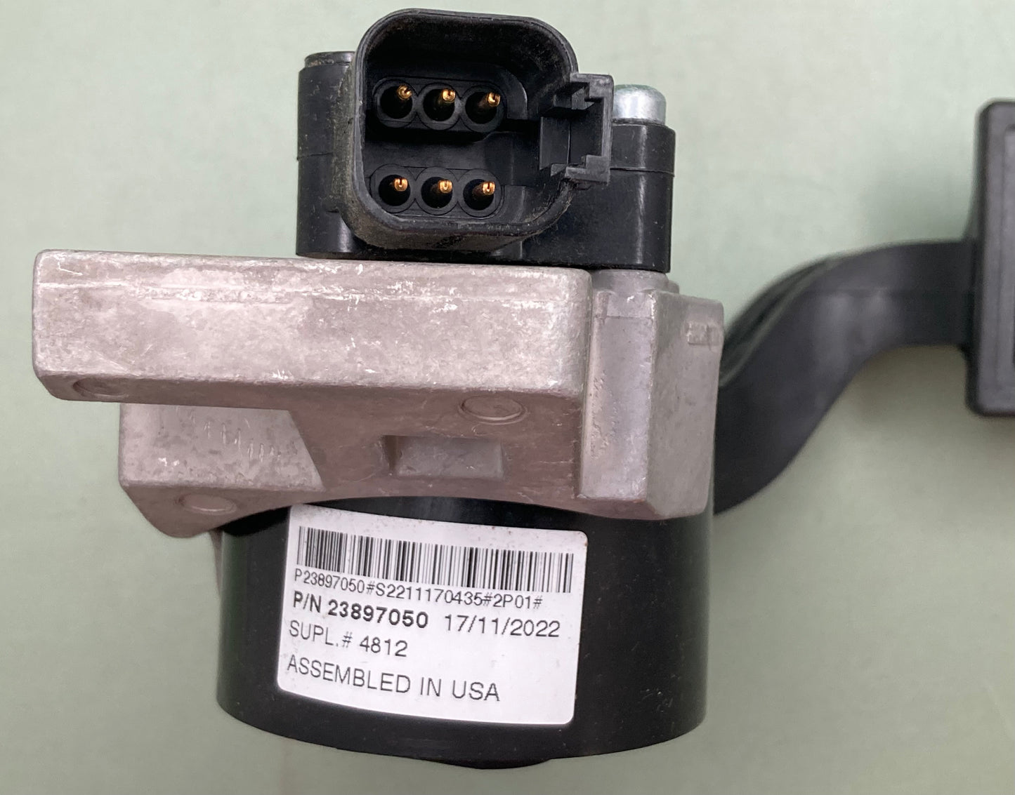 New Genuine Volvo 23897050 Accelerator Pedal