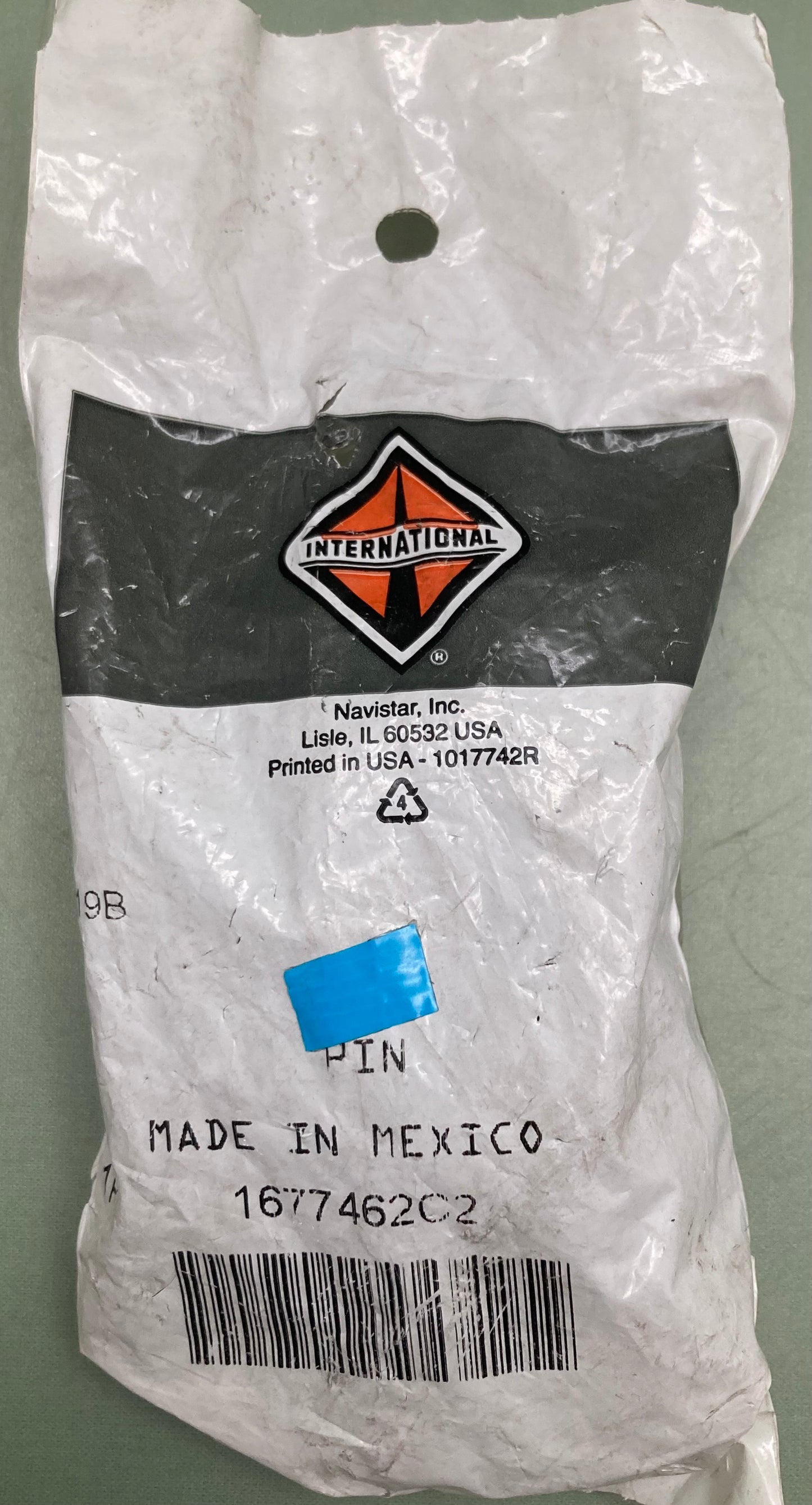 2 Pk New Genuine International 1677462C2 Pin Latch Stricker