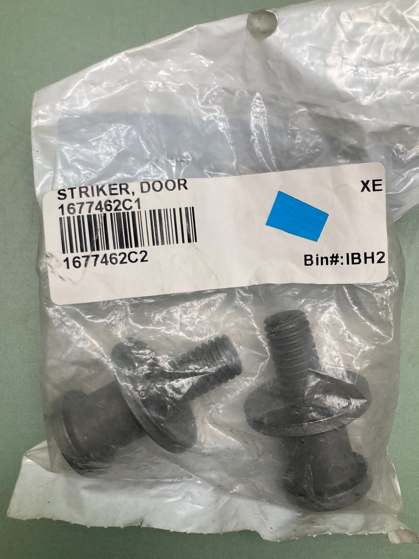 2 Pk New Genuine International 1677462C2 Pin Latch Stricker