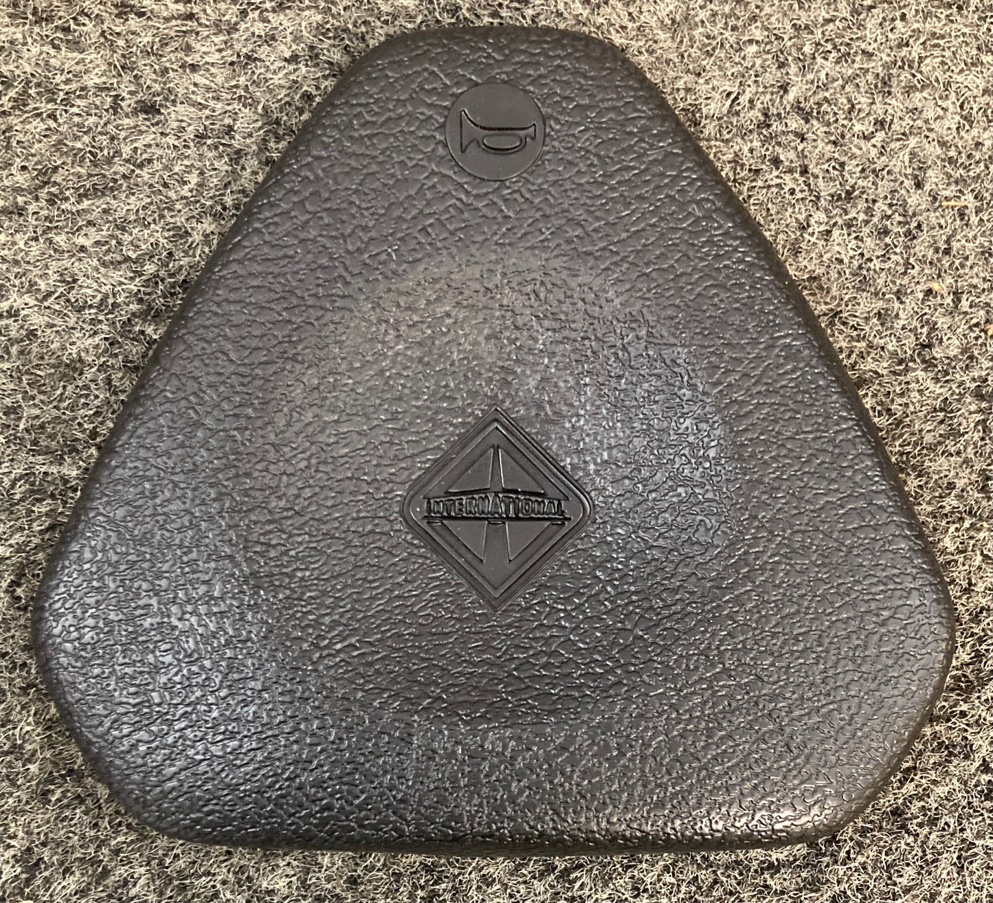 New Genuine International 1652452C2 Button, Horn
