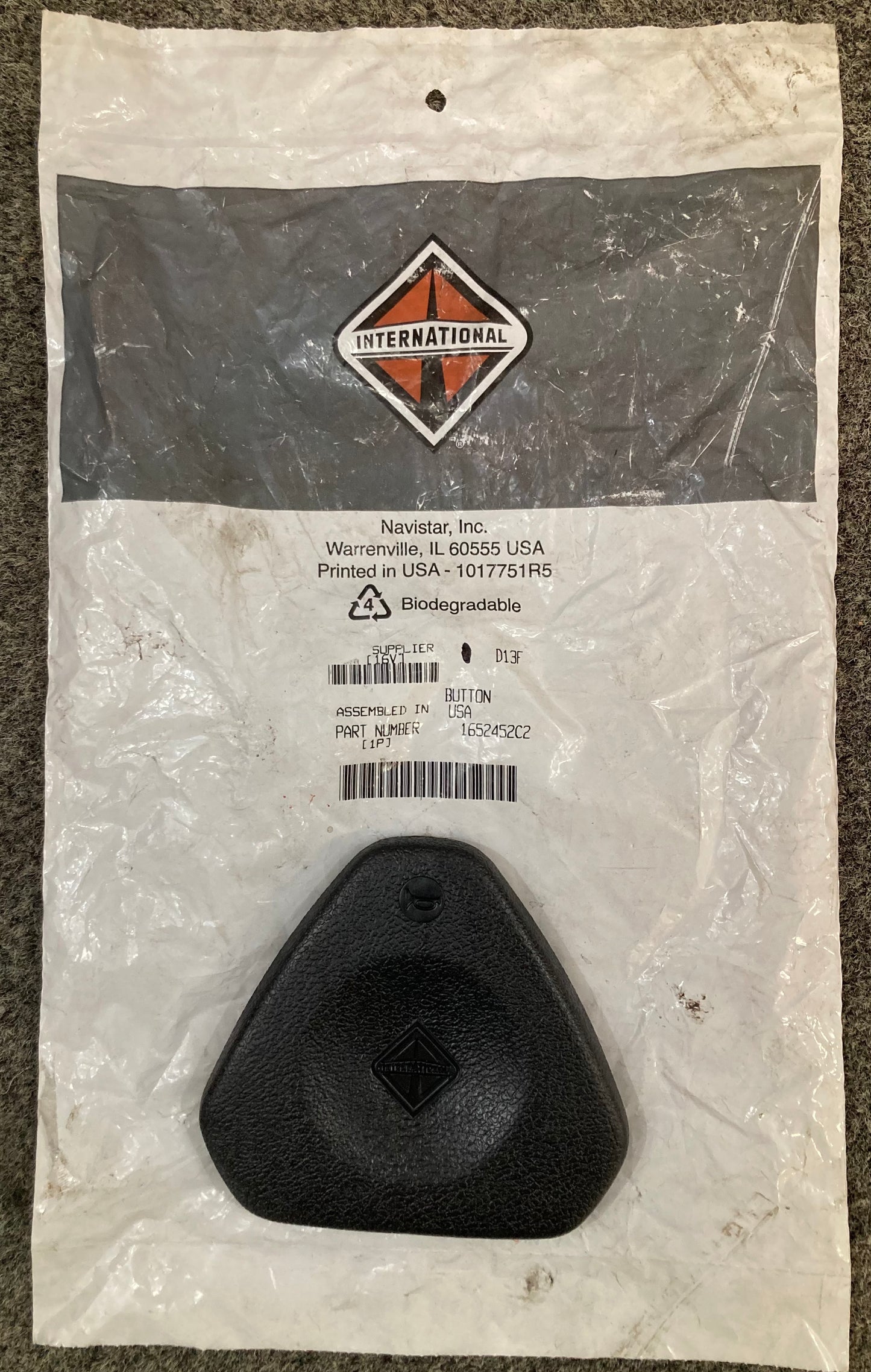 New Genuine International 1652452C2 Button, Horn
