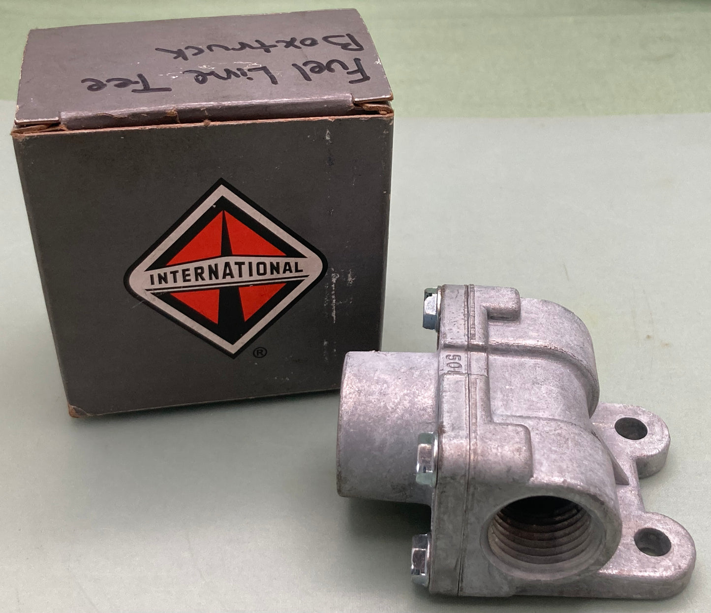 New Genuine International 2036081C1 Multi-Purpose Fitting
