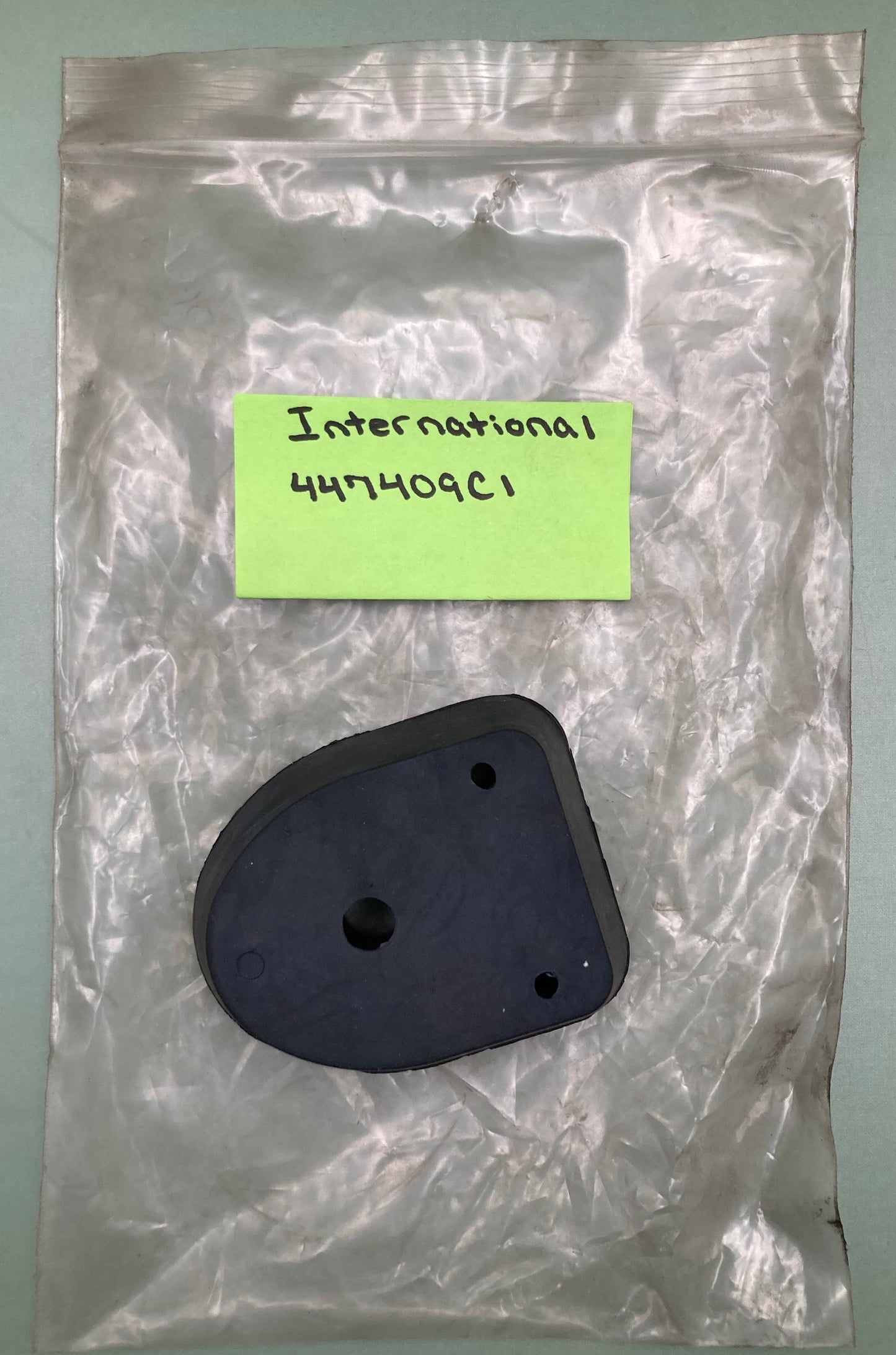 New Replaces International 447409C1 Pad