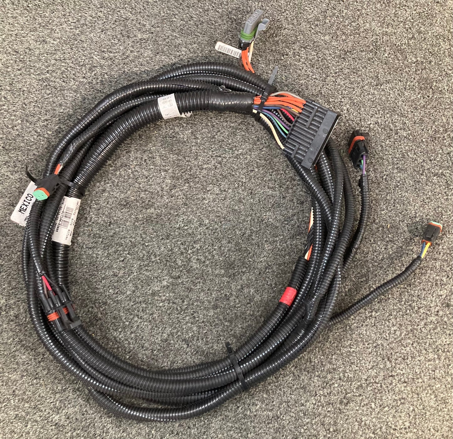 New Genuine International 2591888C91 Harness, Harn Rear Chas 07 Bld